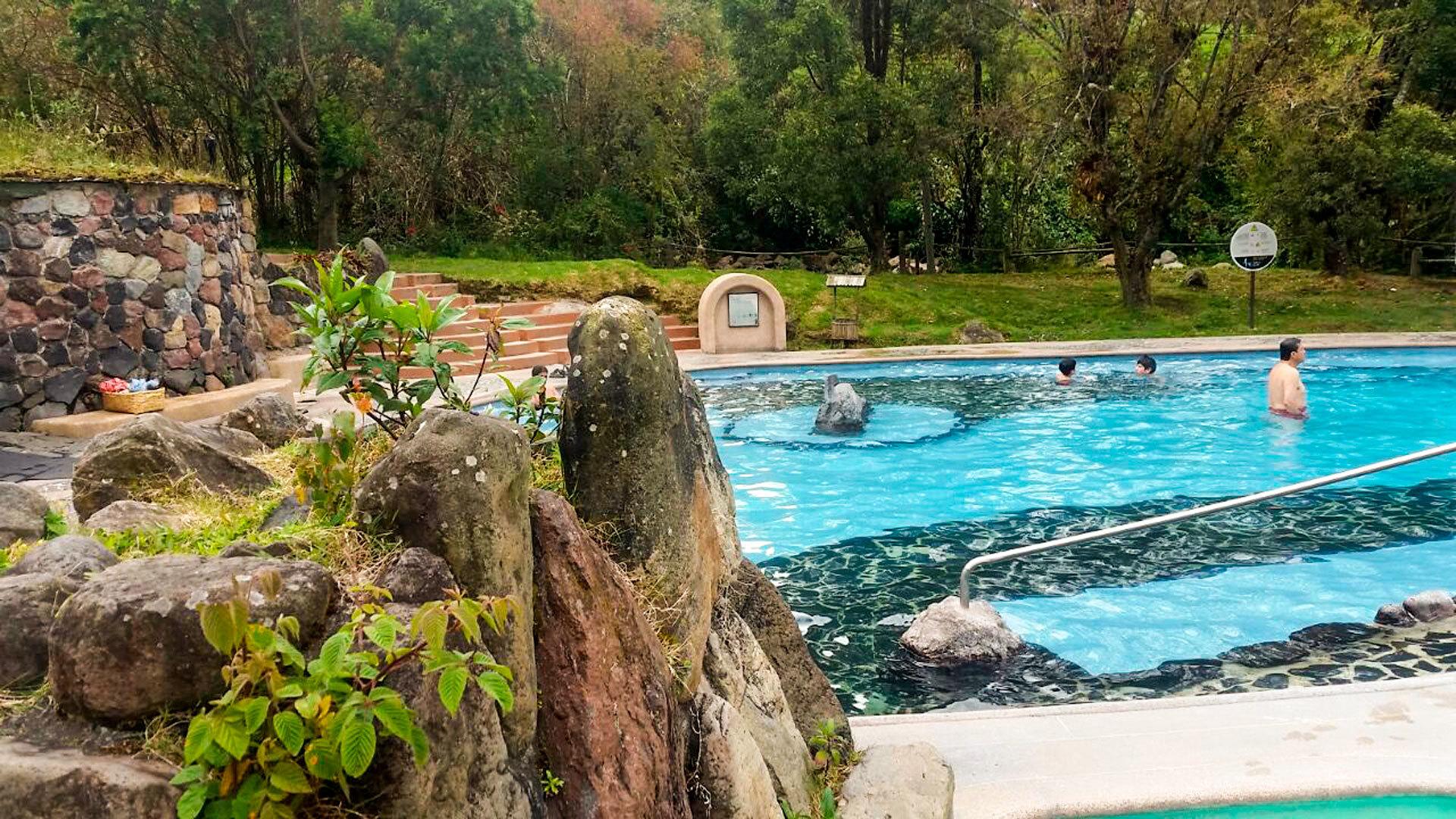 Papallacta Hot Springs & Lagoon Day Tour from Quito