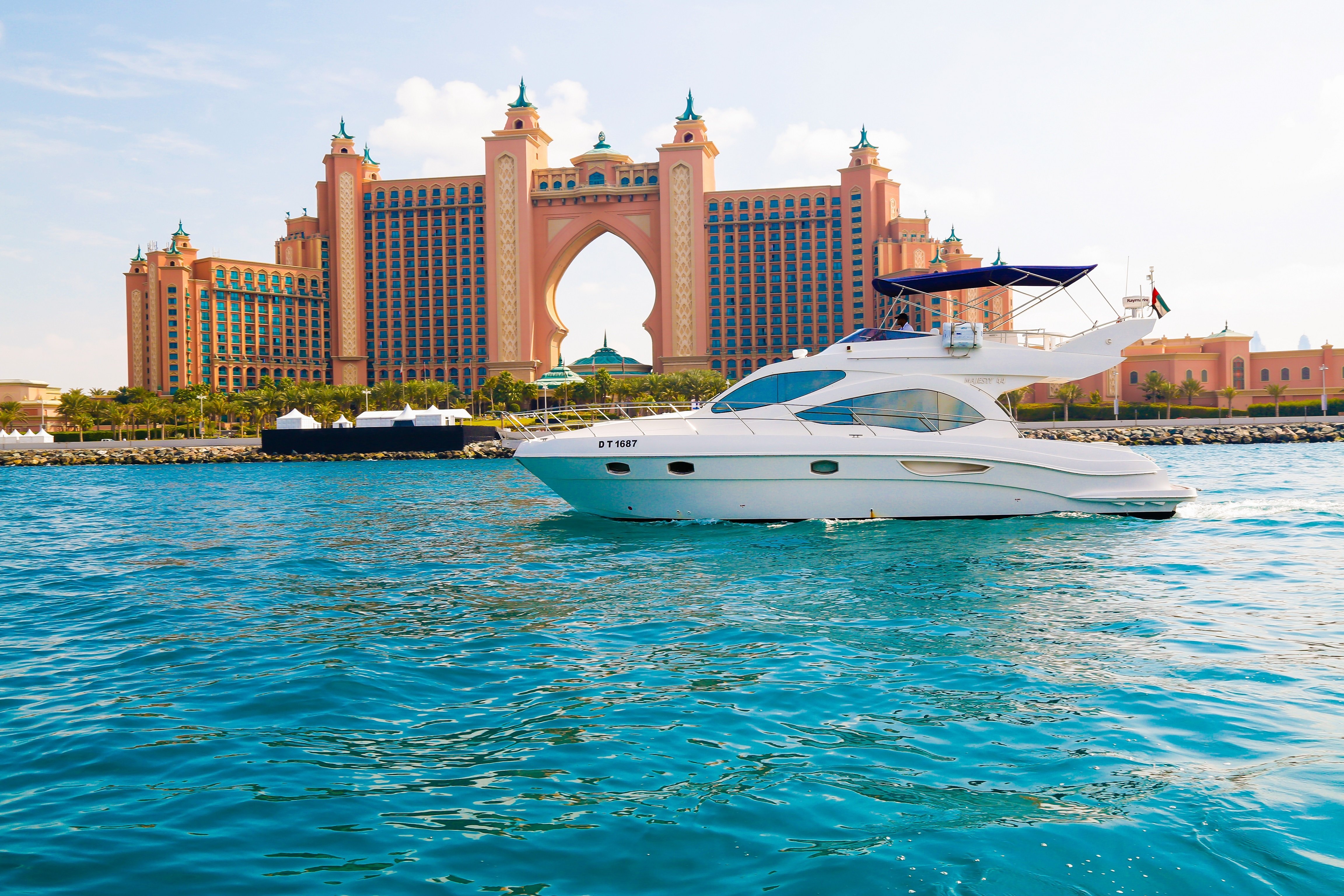 Dubai Luxury Yacht Cruise: Palm Jumeirah & Burj Al Arab