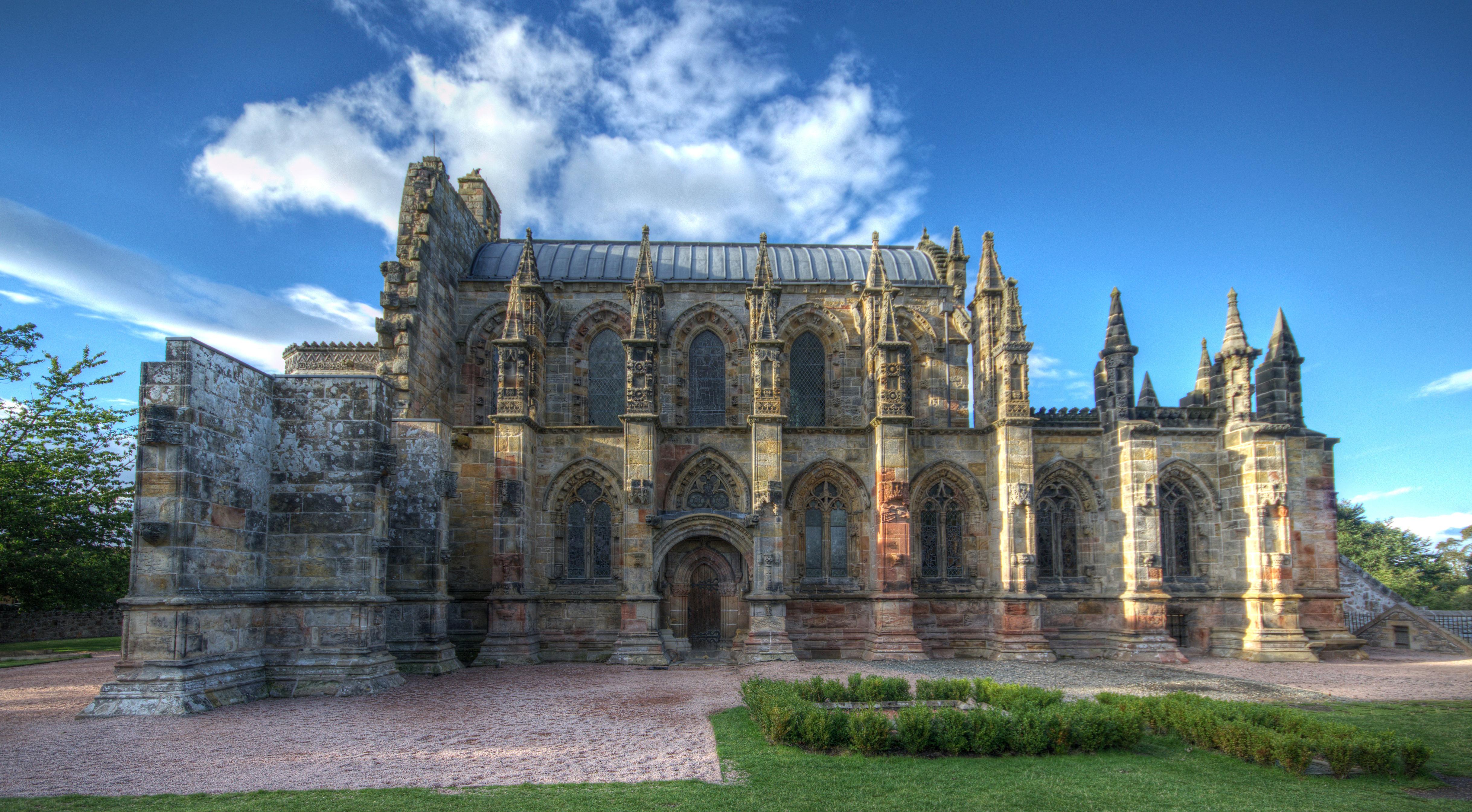 Edinburgh Day Tour: Rosslyn Chapel, Scottish Borders & Glenkinchie Distillery
