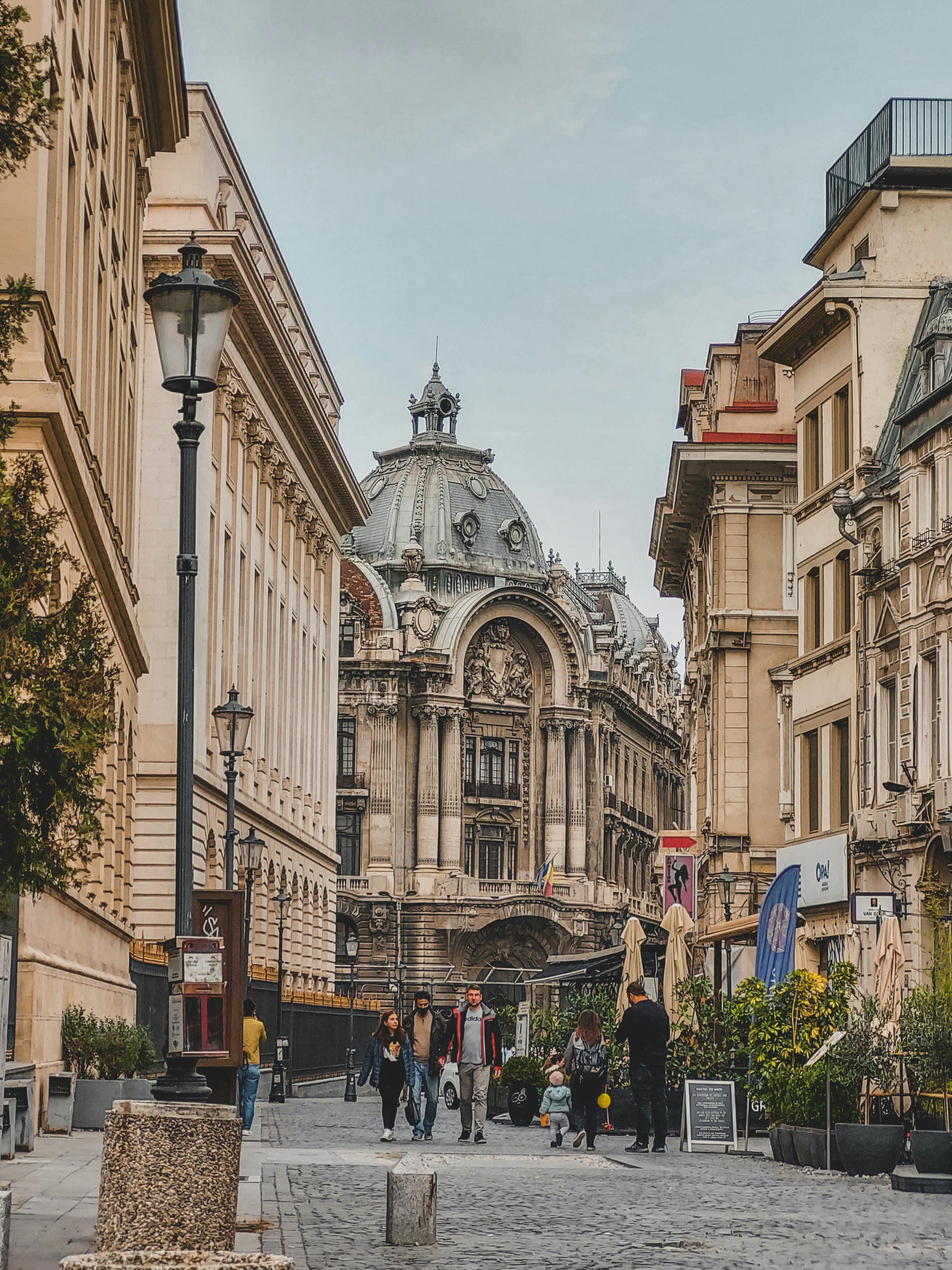 Bucharest Tipsy History & Legend Walking Tour