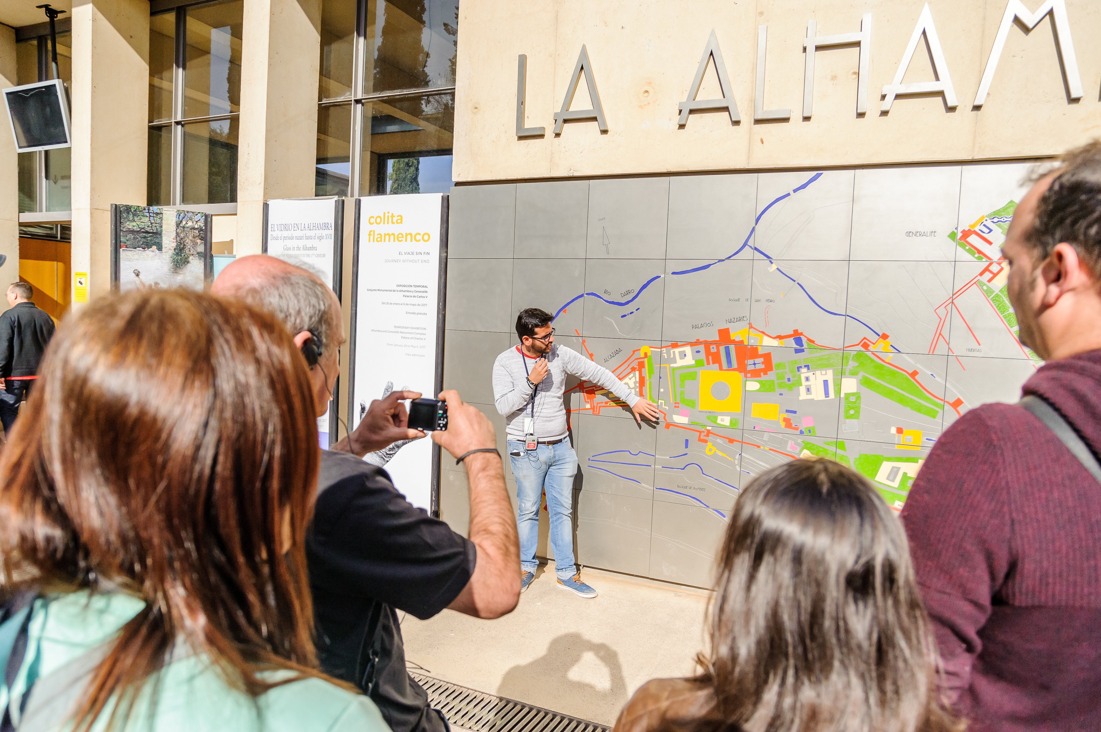 From Seville: Granada Day Trip Alhambra and Albaycin