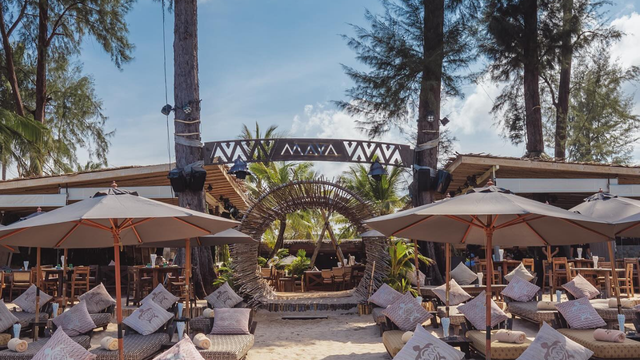 Phuket Beach Club Crawl & Tipsy Brunch
