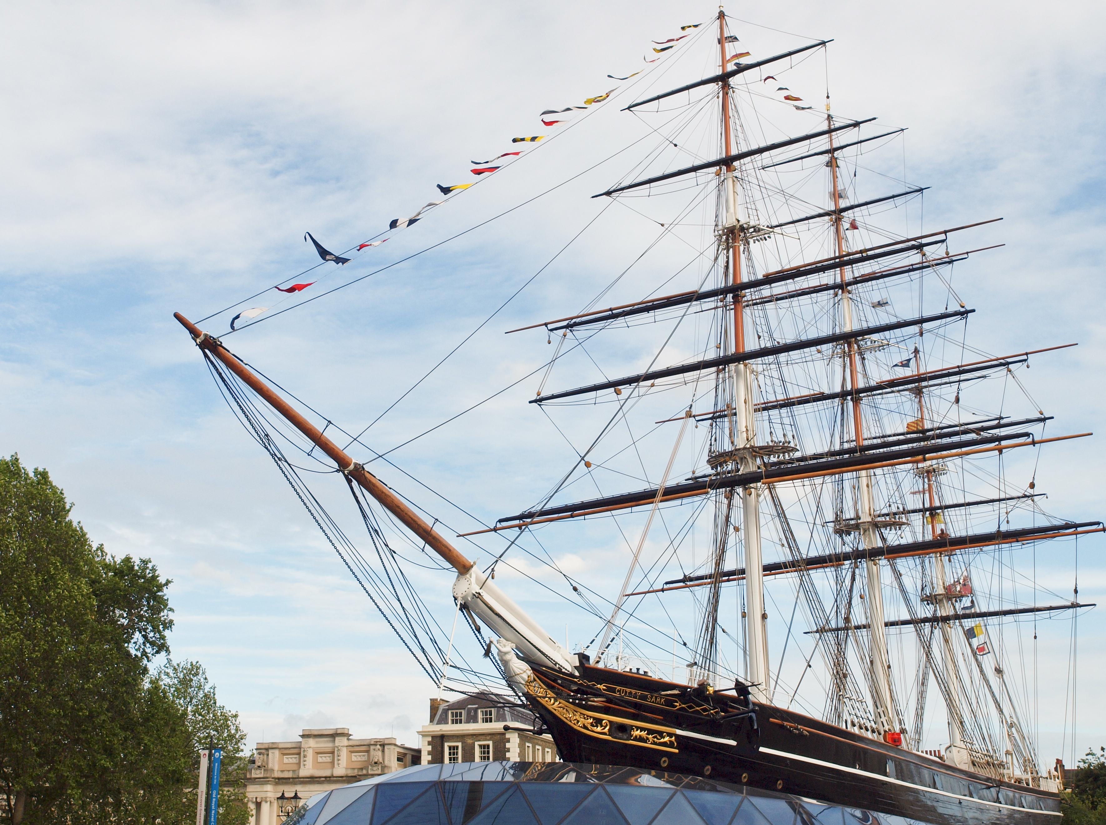 Leeds Castle, Canterbury, Dover & Greenwich Day Tour