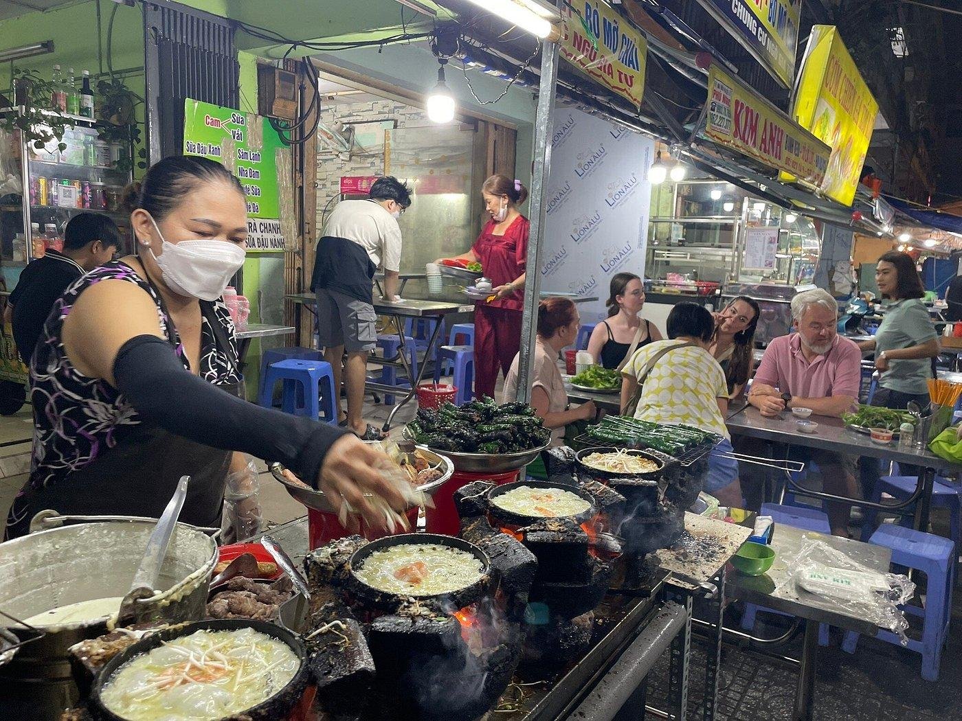street food tour in Saigon — photo 15