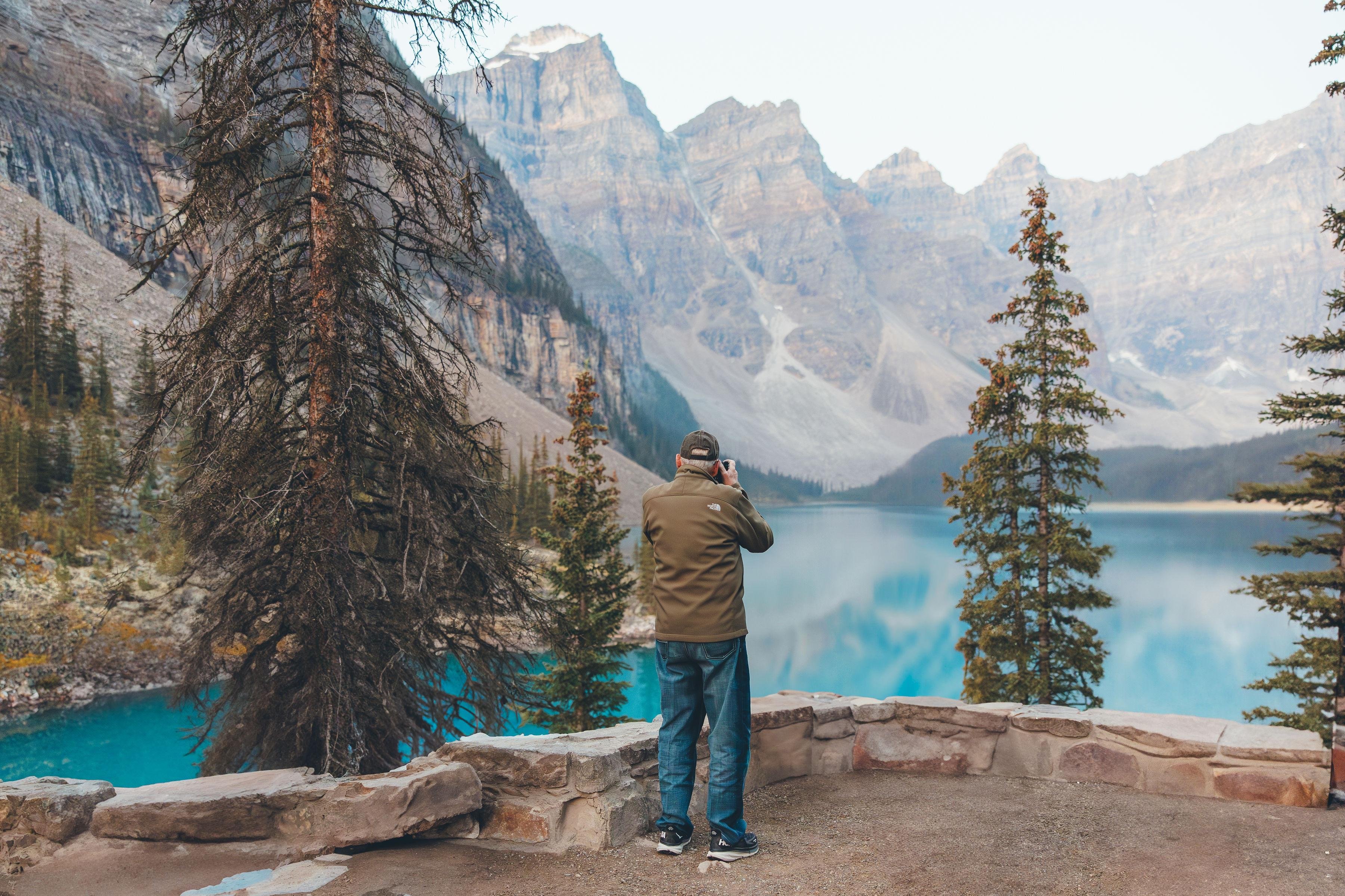 Moraine Lake shuttle tour — glacial turquoise lake and Valley of the Ten Peaks in Banff National Park — image 1