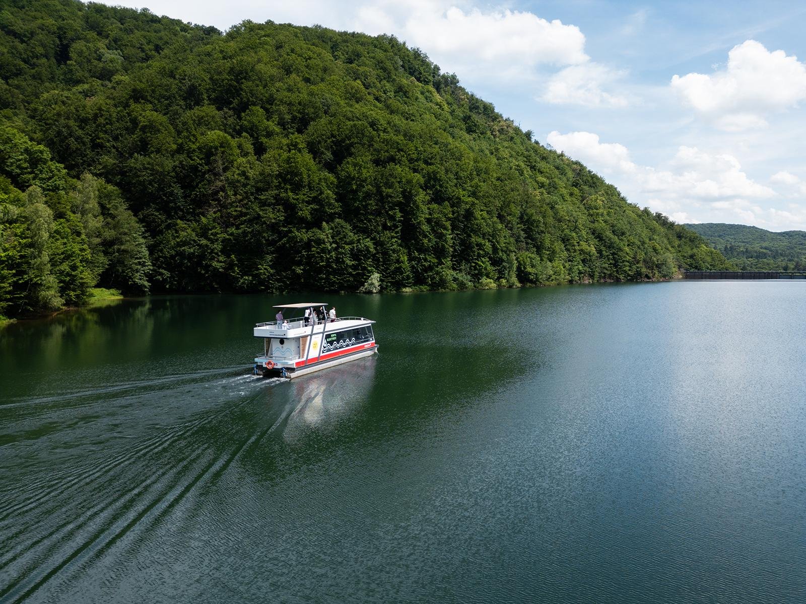 Lake Firiza Electric Boat Cruise with Audio Commentary