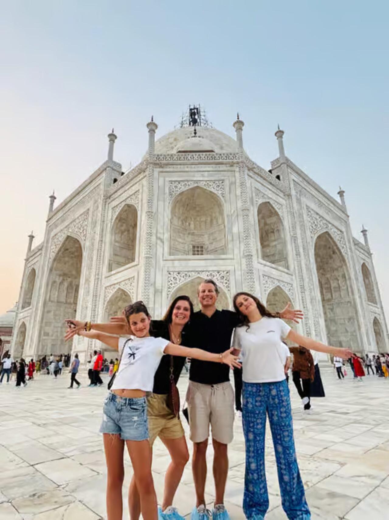 Delhi to Taj Mahal Sunrise Photography Tour with Licensed Guide