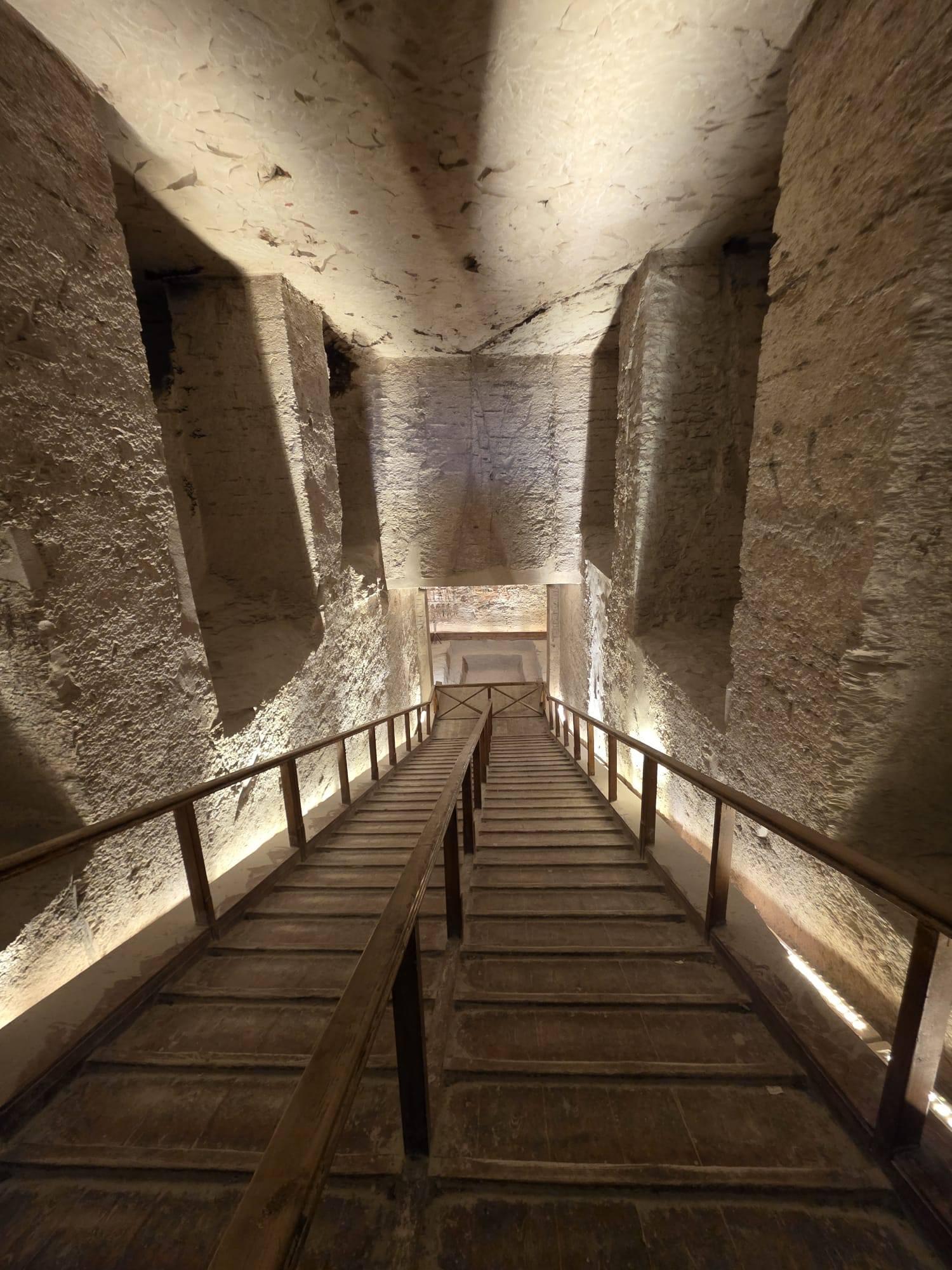 Hurghada to Luxor: Valley of the Kings & Tutankhamun's Tomb Day Tour