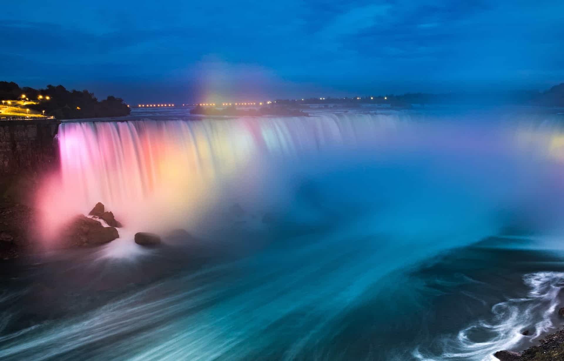 Niagara Falls Afternoon & Evening Guided Tour from Toronto
