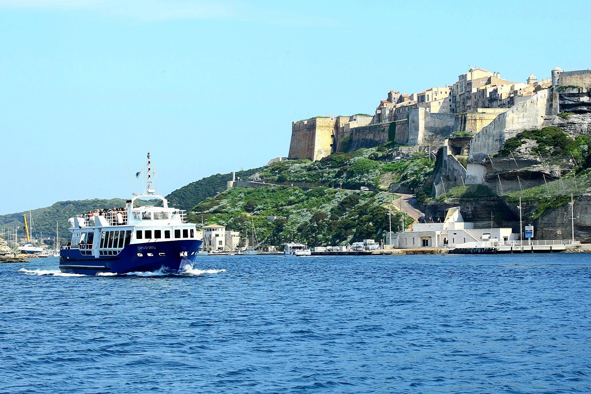 Bonifacio Coastal Cruise from Ajaccio or Porticcio