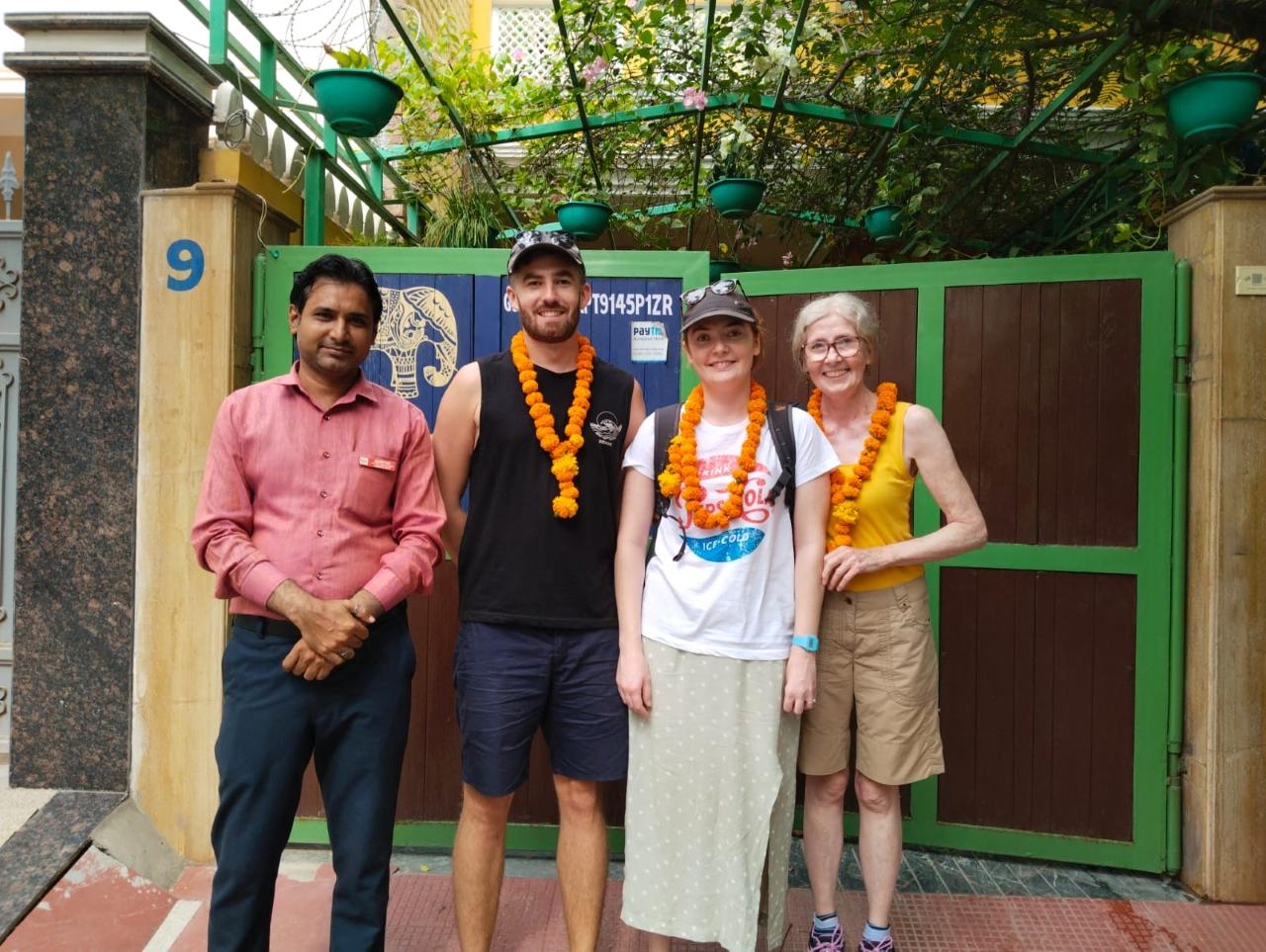 Agra Private Tour: Taj Mahal & Agra Fort with Skip-the-Line Entry