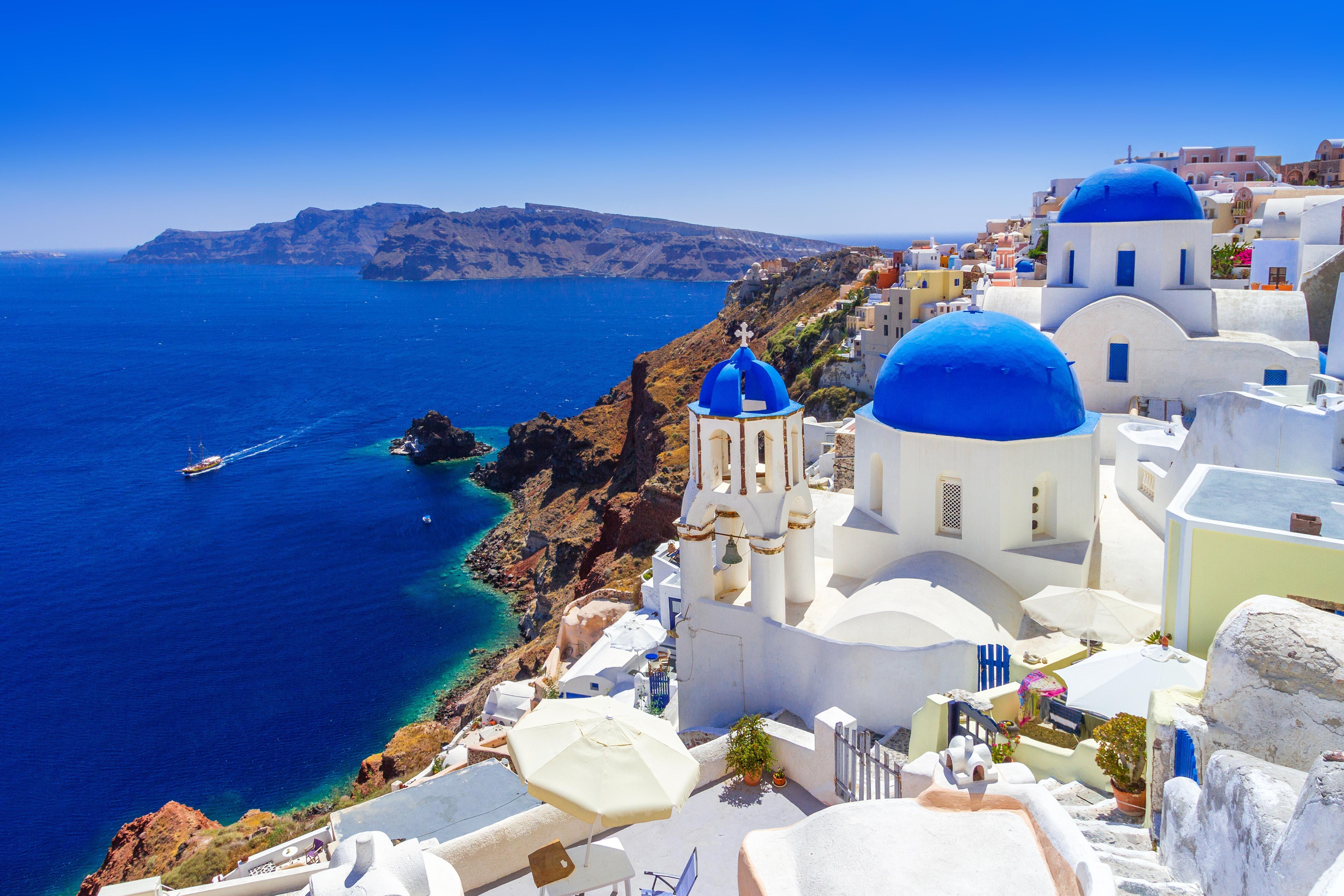 Santorini Full-Day Catamaran Cruise from Rethymno