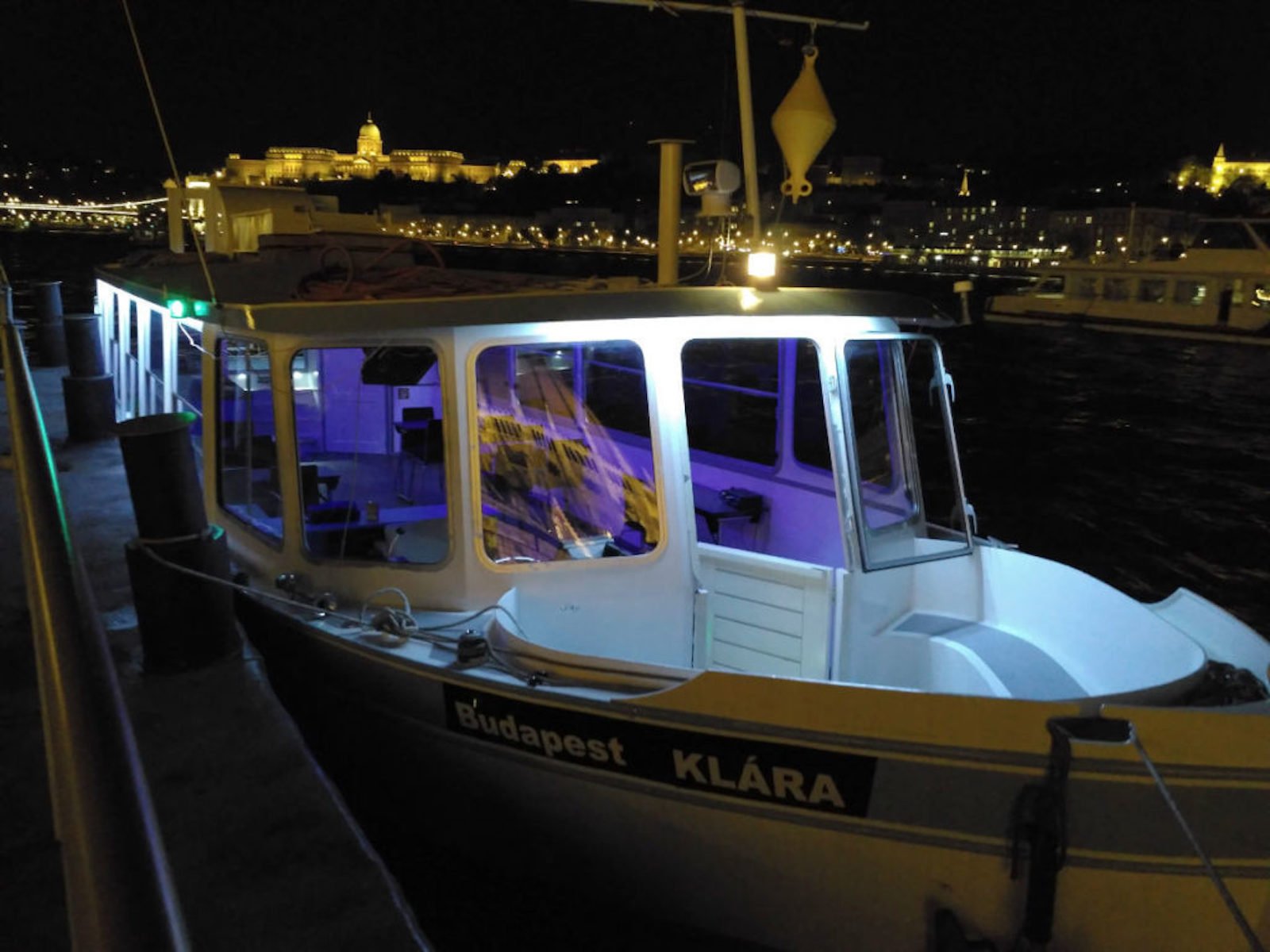 Budapest: 1-Hour Private Boat Cruise