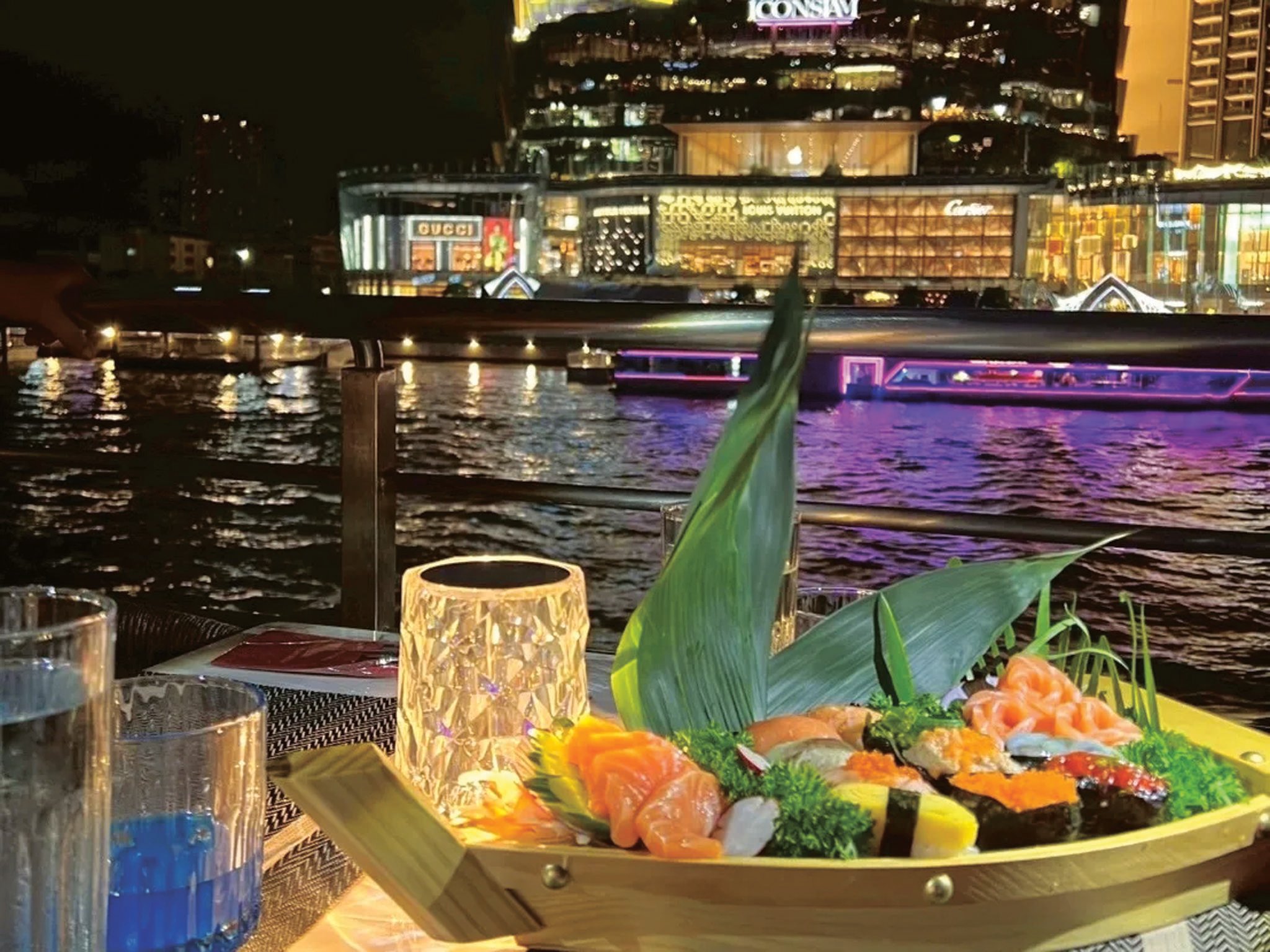Bangkok Chao Phraya Dinner Cruise with Cultural Show