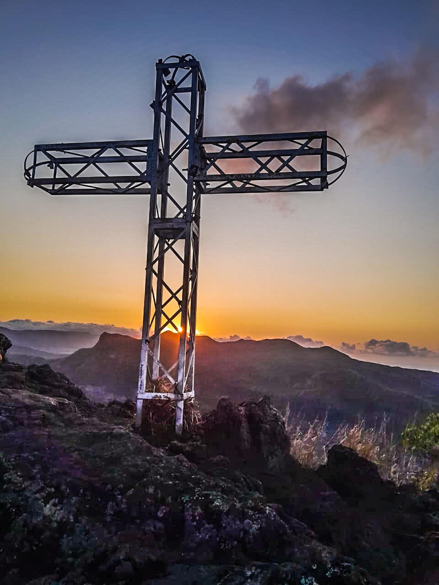 Le Morne Brabant Sunrise Trek with Local Coffee
