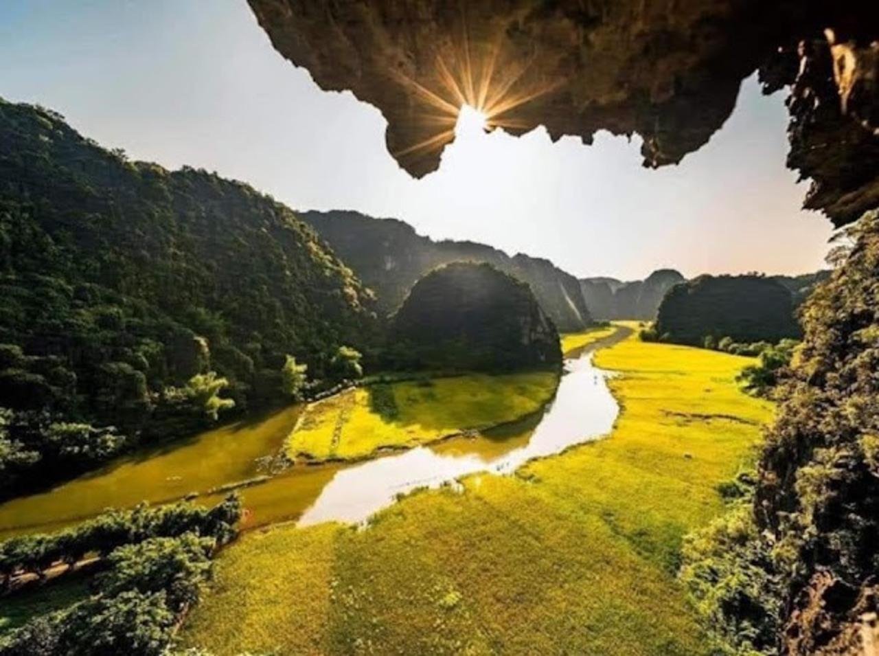 Ninh Binh Full-Day: Trang An Boat, Bai Dinh, Hoa Lu & Mua Cave Sunset