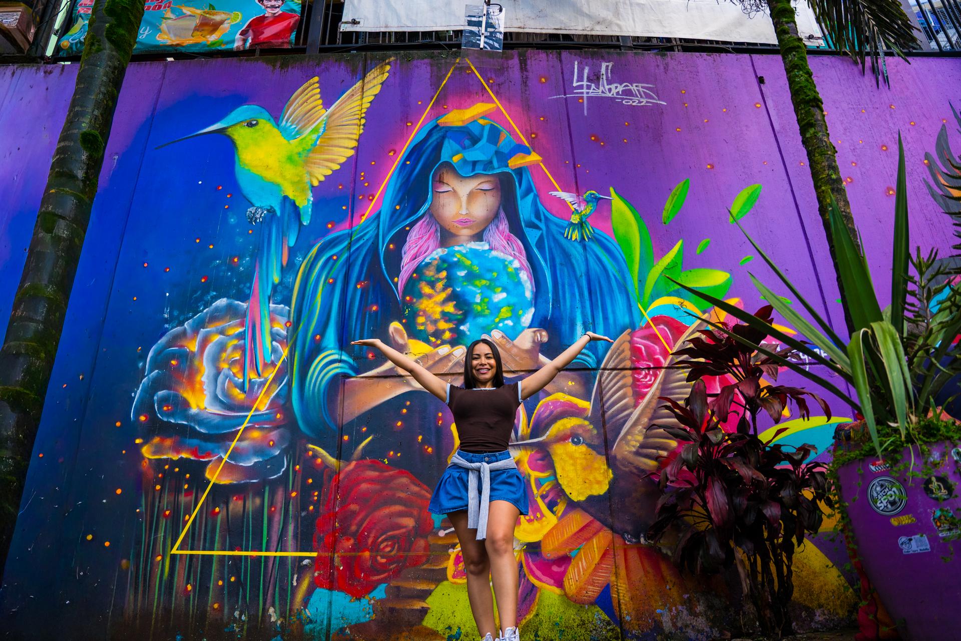 Comuna 13 Graffiti Walking Tour with Local Snacks