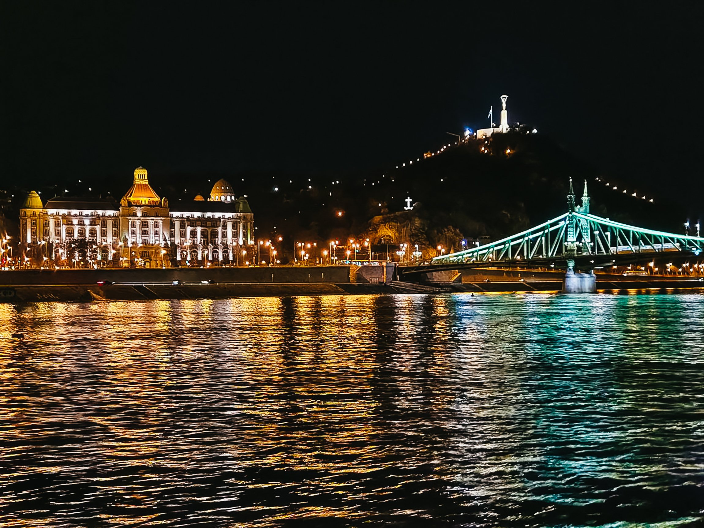 Budapest Sightseeing Cruise — image 13