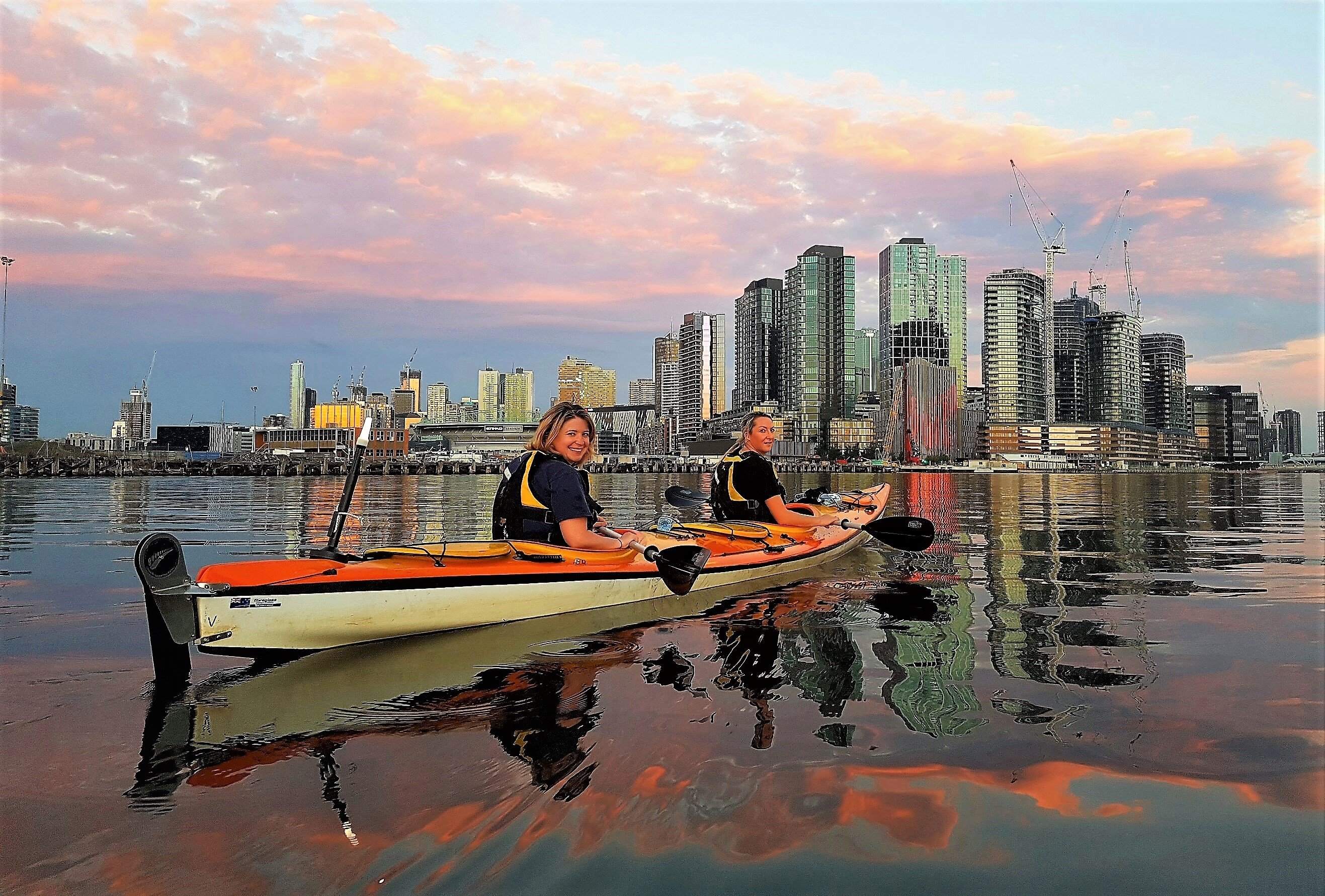 Melbourne: Sunset Kayak Tour with Dinner