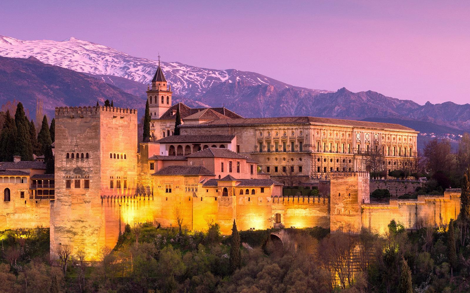 Private Alhambra & Generalife Tour from Malaga