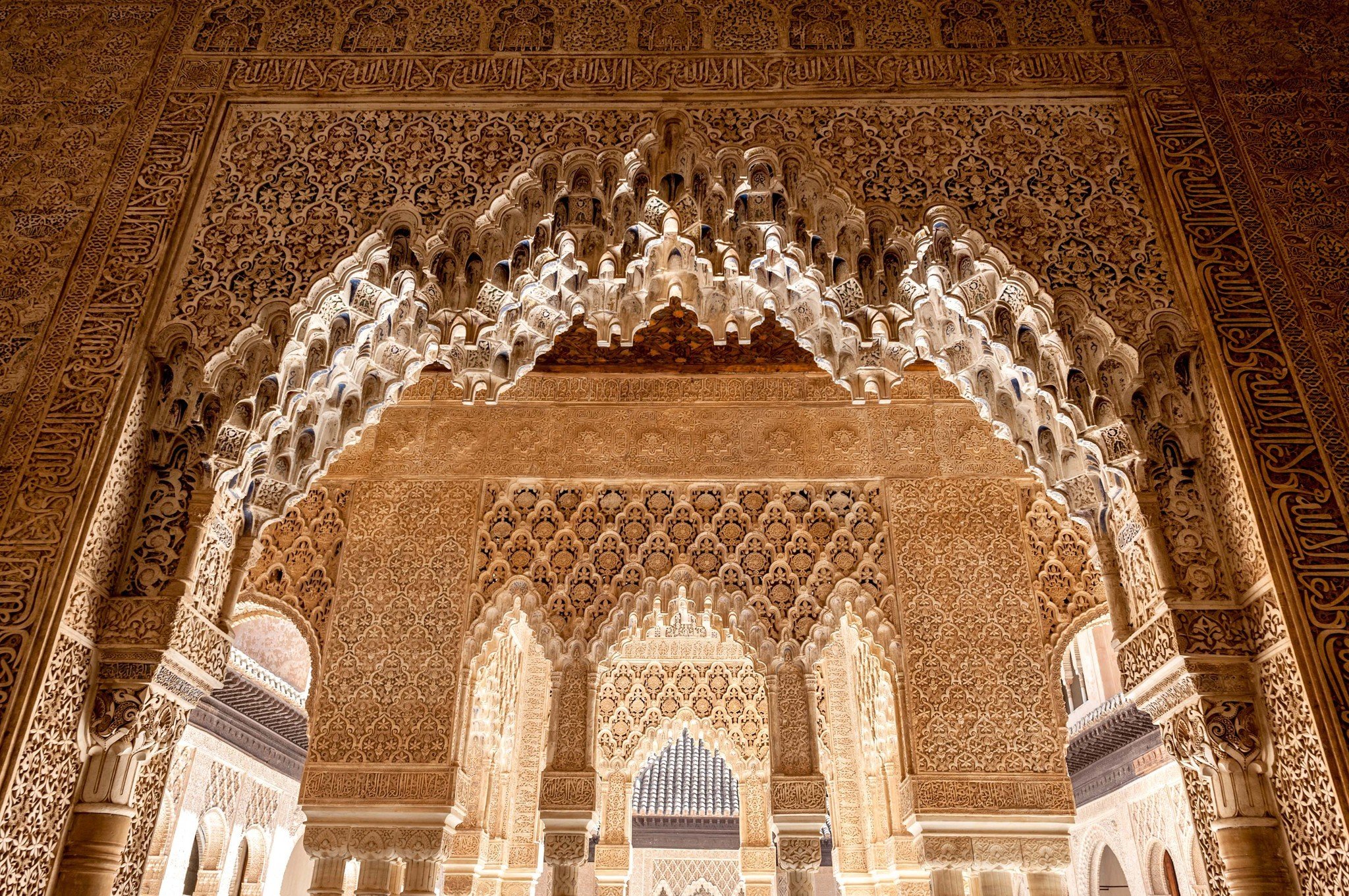 Generalife history and architecture — Patio de la Acequia, water staircase, summer palace pavilion — image 5