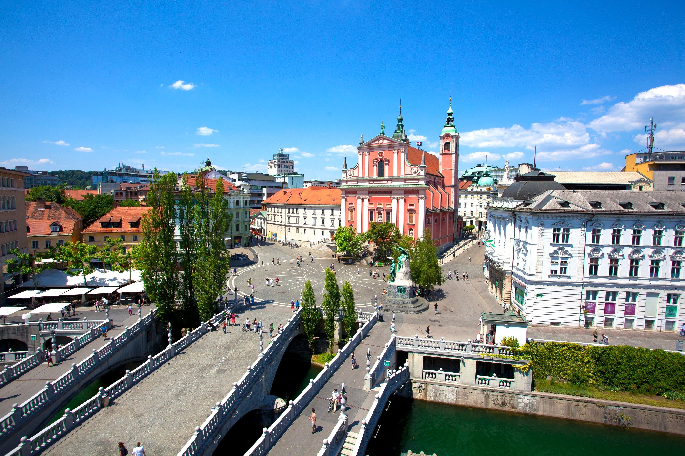 Ljubljana, Postojna Cave & Predjama Castle Day Trip from Zagreb