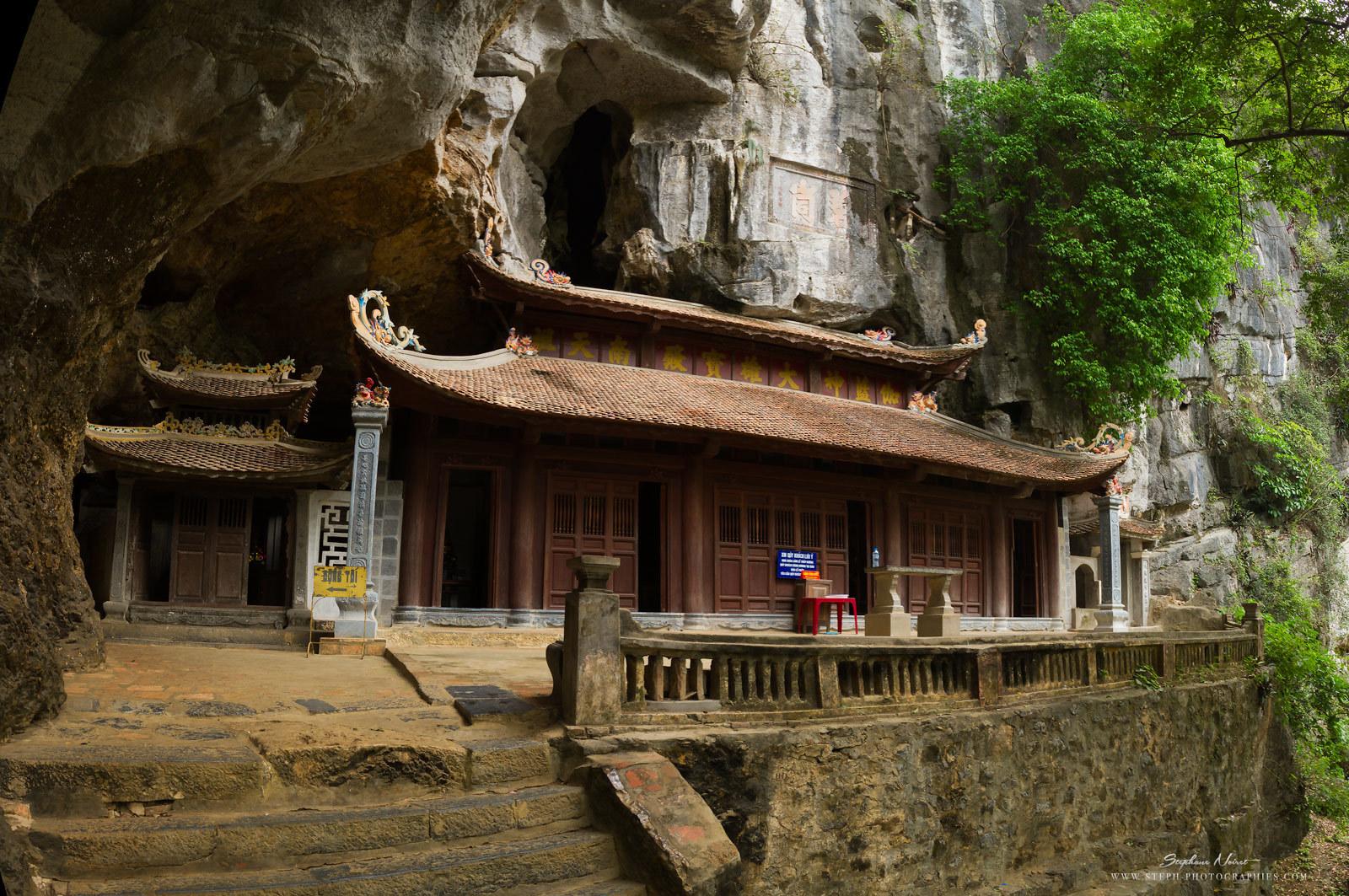 2-Day Ninh Binh Escape from Hanoi: Caves, Cycling & Culture