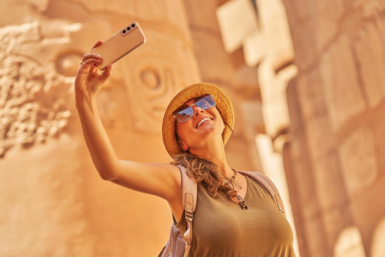 Luxor Small-Group Day Tour from Hurghada with Tutankhamun Tomb Option