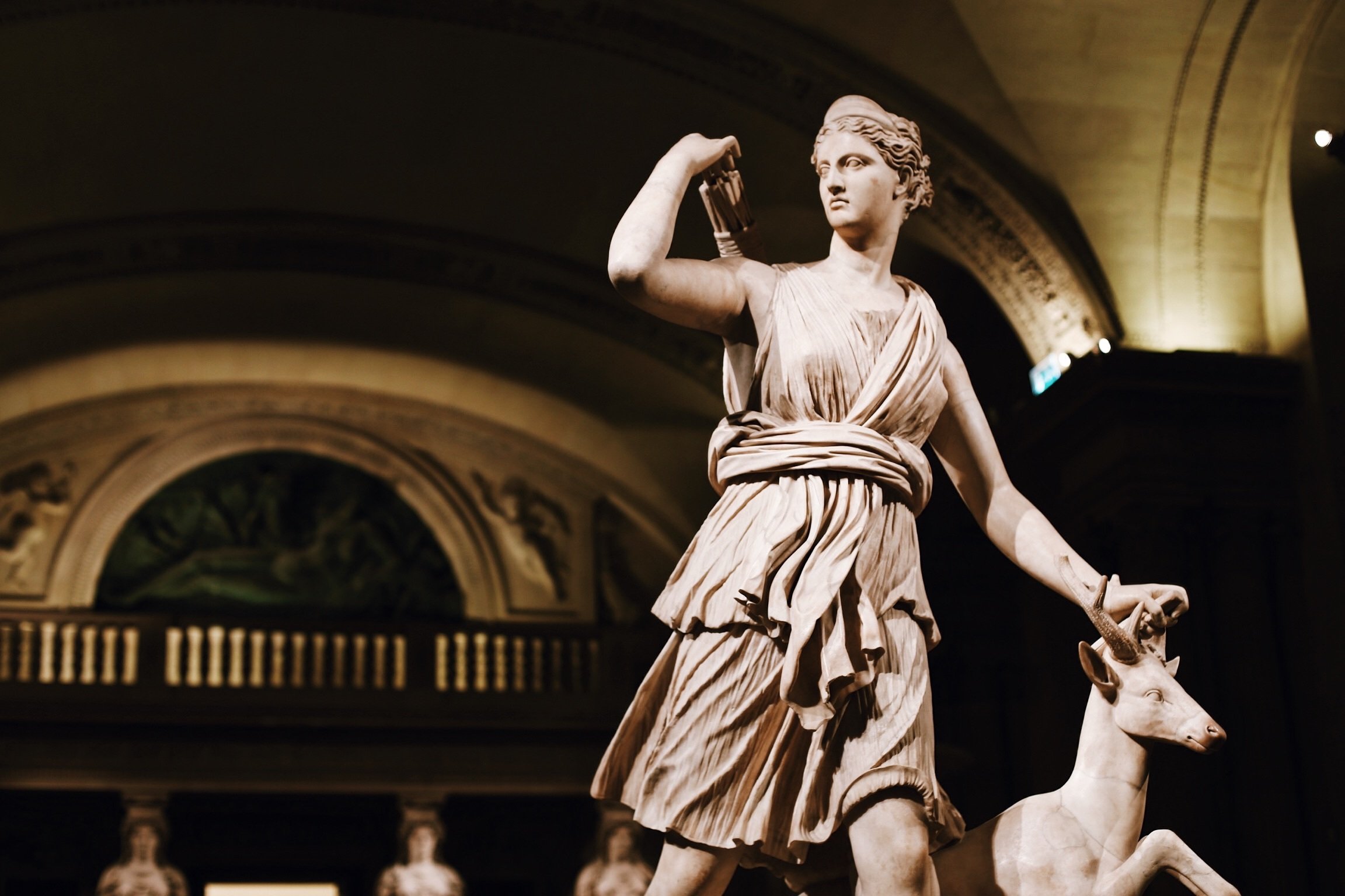 Louvre Semi-Private Tour with Entry Tickets – Max 6 Guests