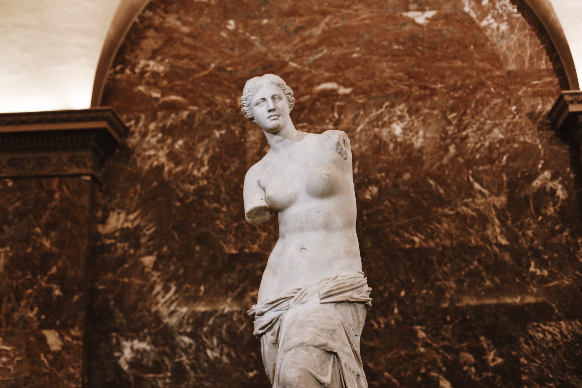 Louvre Semi-Private Tour with Entry Tickets – Max 6 Guests