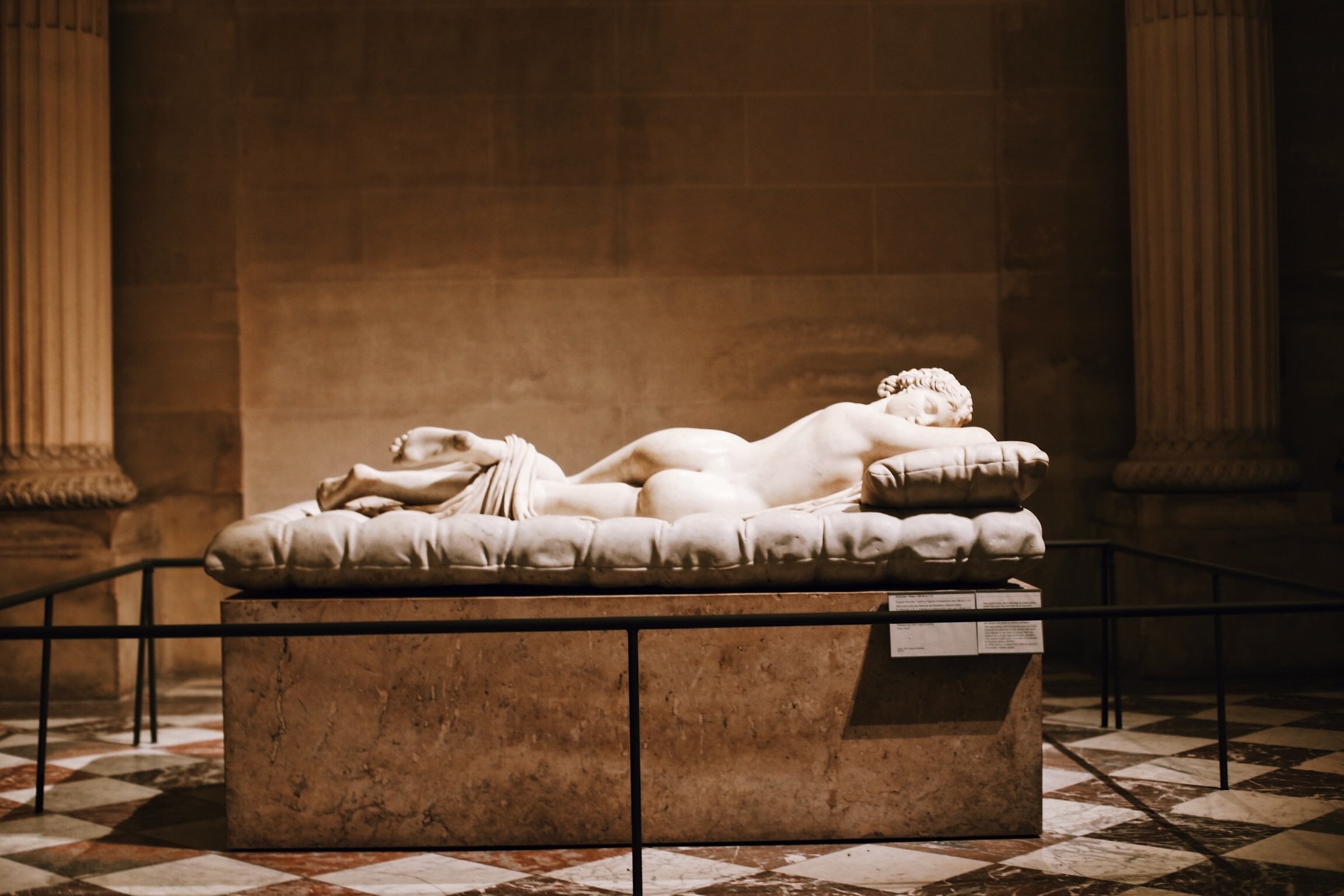 Louvre Semi-Private Tour with Entry Tickets – Max 6 Guests