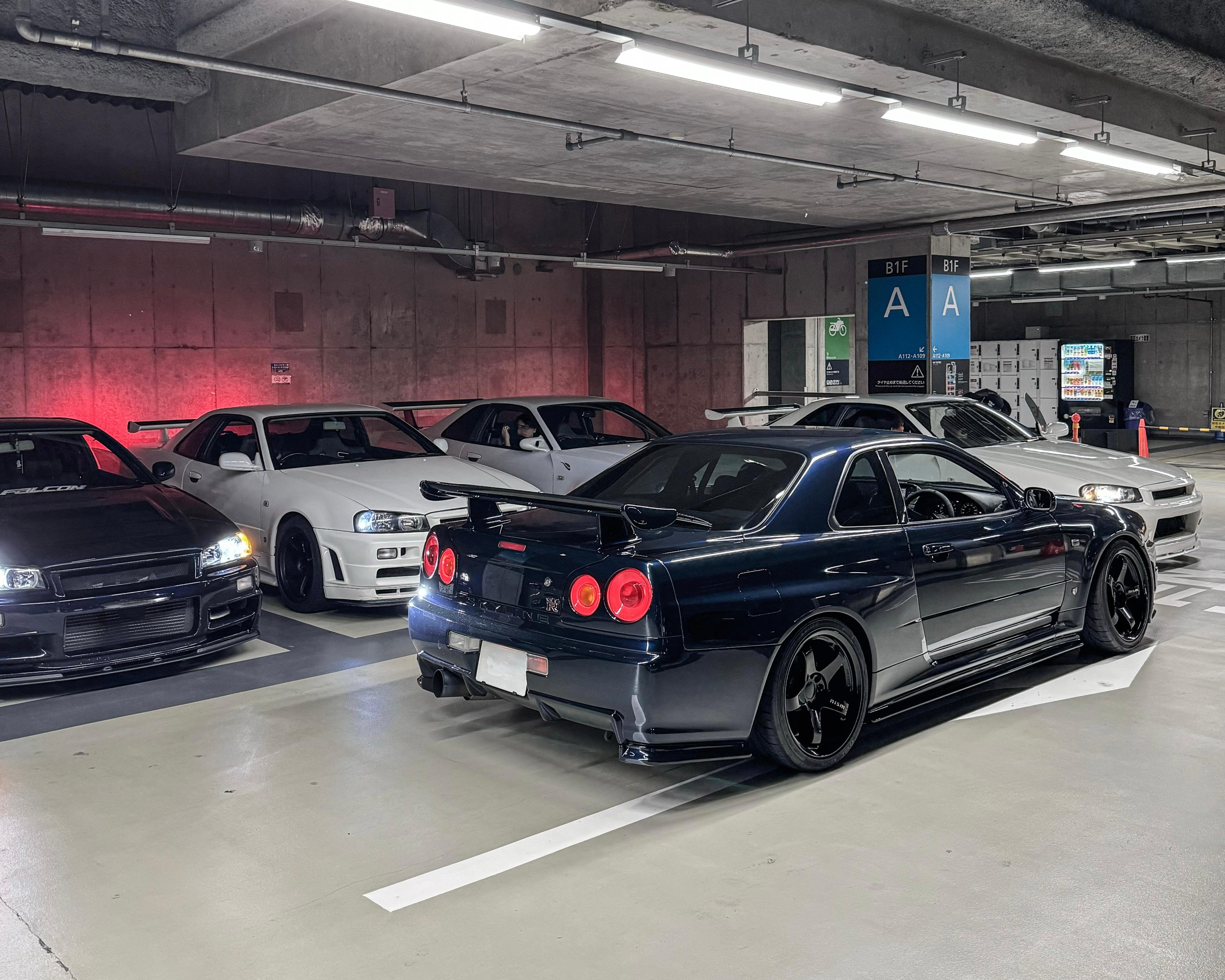 【450hp-700hp R34 GT-R】Daikoku PA, Tokyo: Private Tour