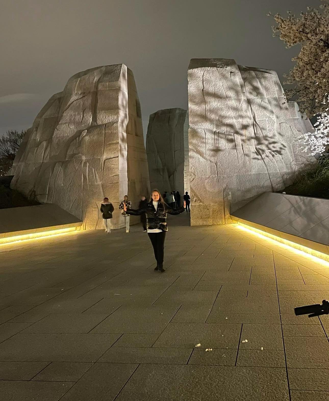 DC Sunset Monuments & Memorials Walking Tour