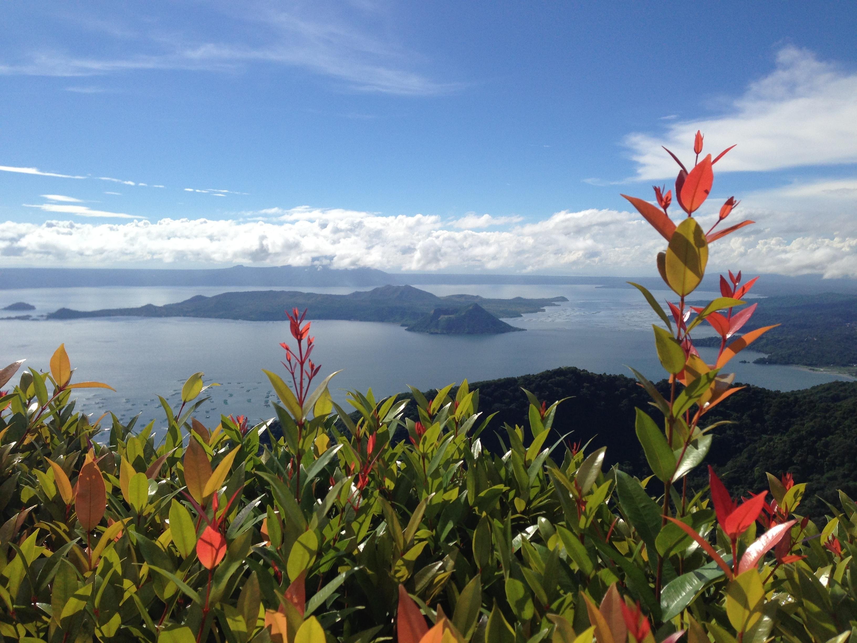 Private Tagaytay Highlands & Taal Volcano Boat Excursion