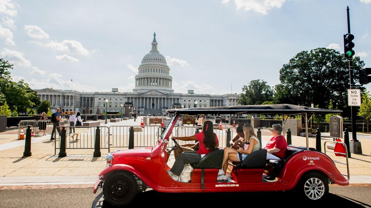 Washington DC White House and National Mall monuments — image 10