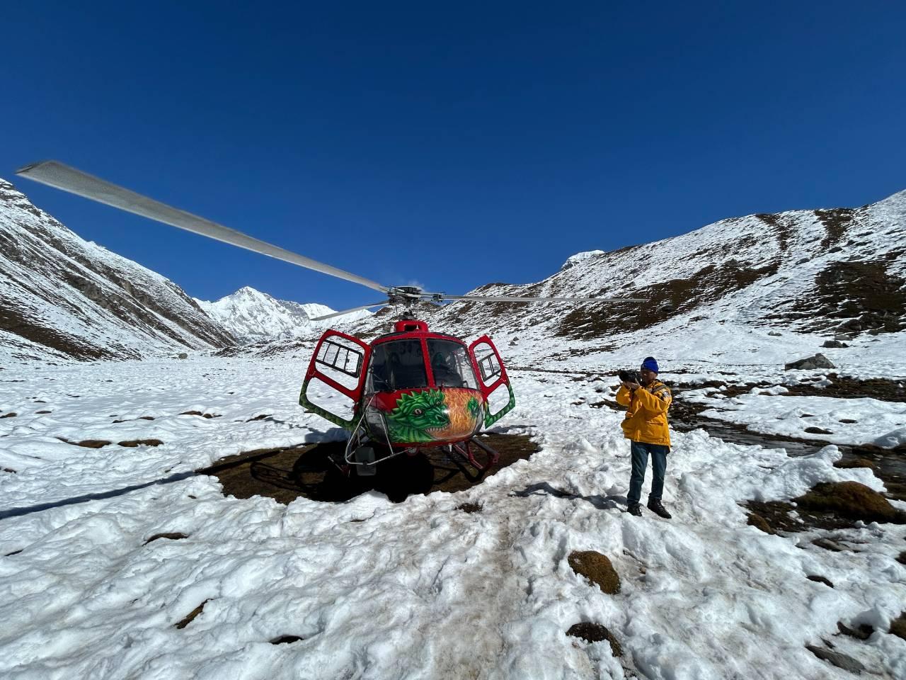 Everest Base Camp Helicopter Expedition with Breakfast