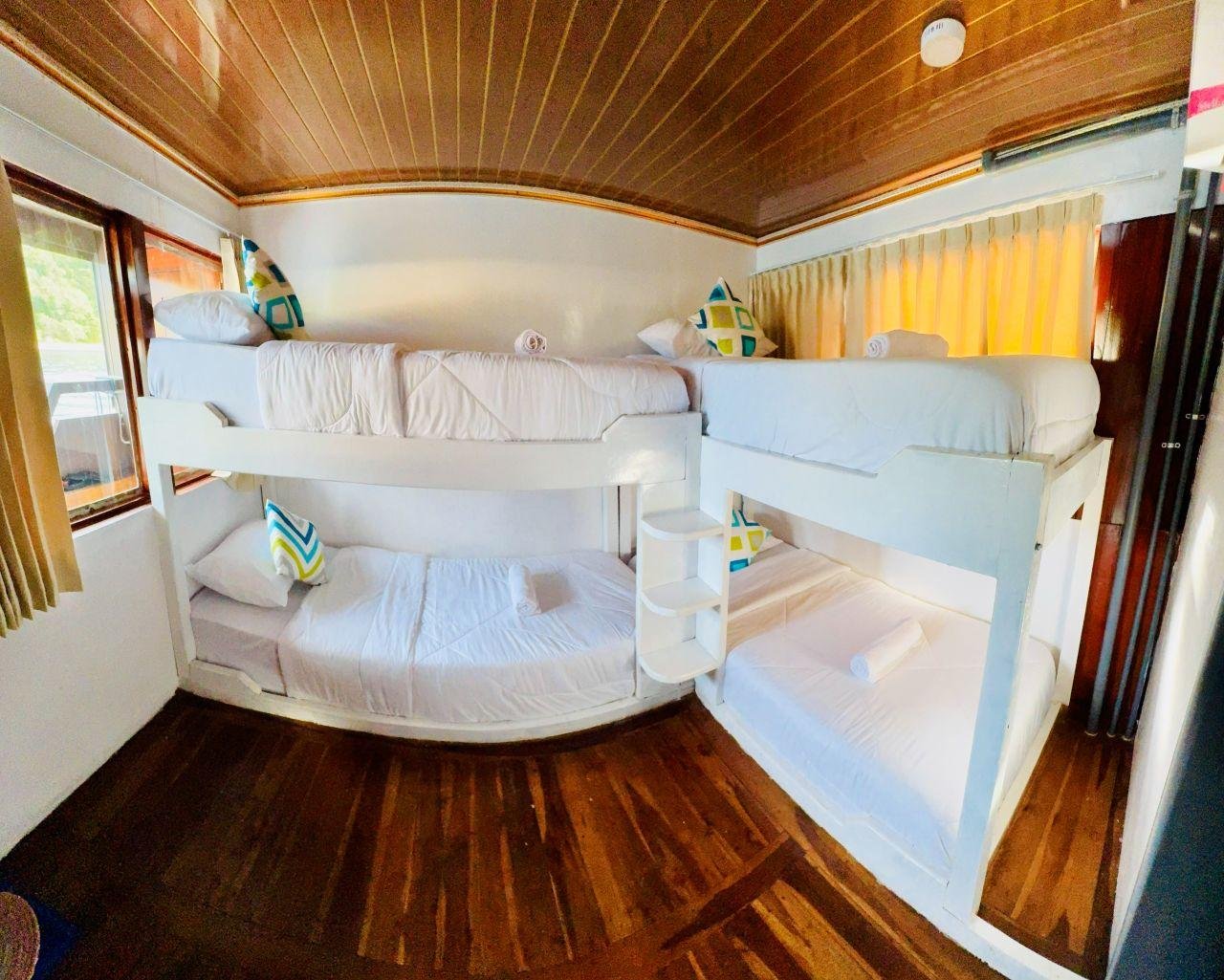 Komodo Islands 3-Day VIP Liveaboard from Labuan Bajo