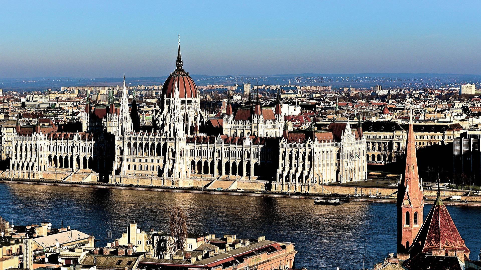 Bratislava & Budapest Premium Day Trip from Vienna