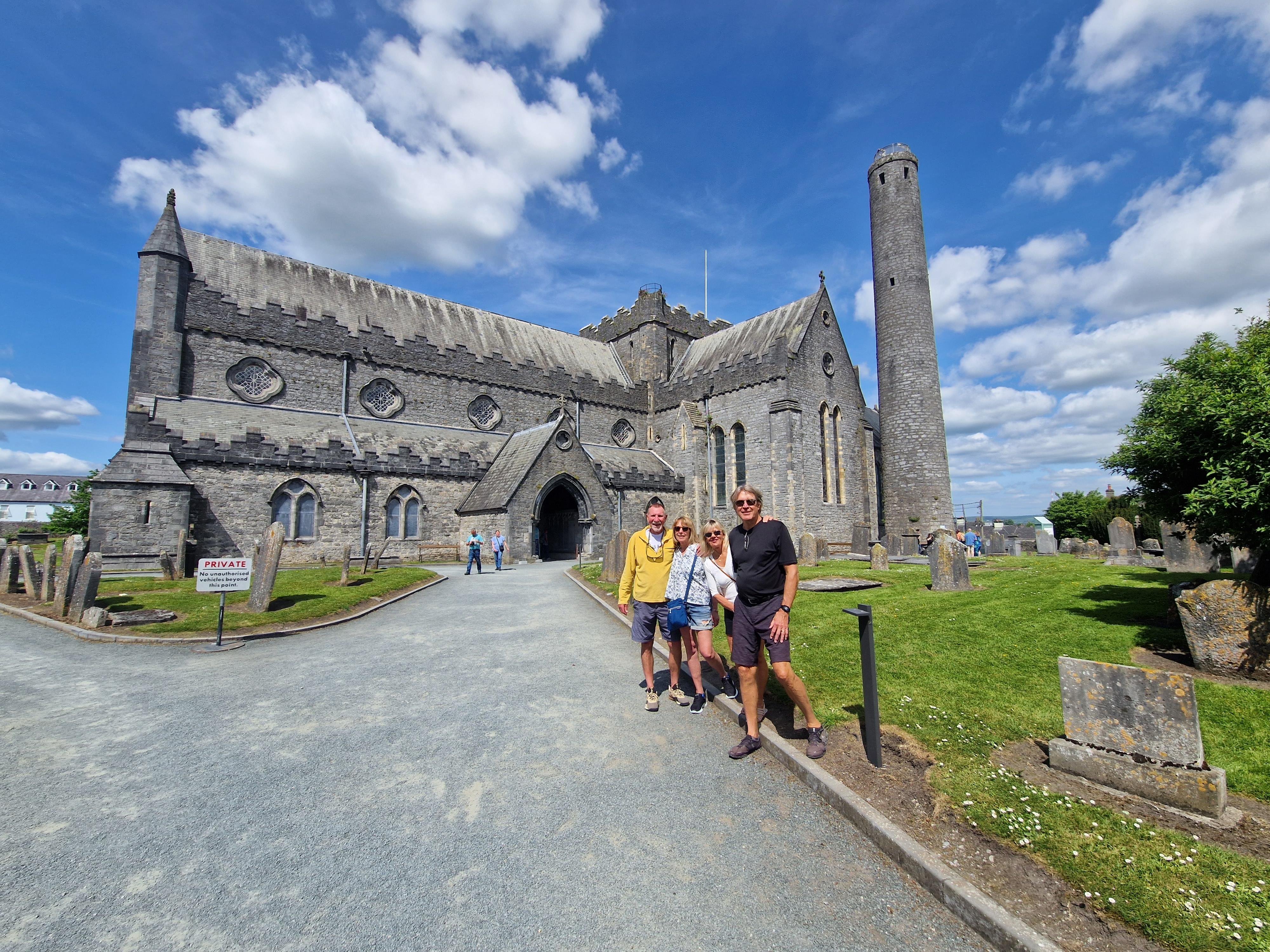 Private Dublin to Cork Taxi Transfer with Kilkenny & Cashel Sightseeing