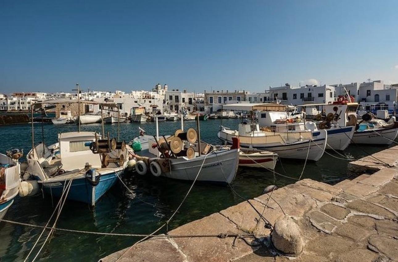 Paros Highlights & Antiparos Island Discovery Tour