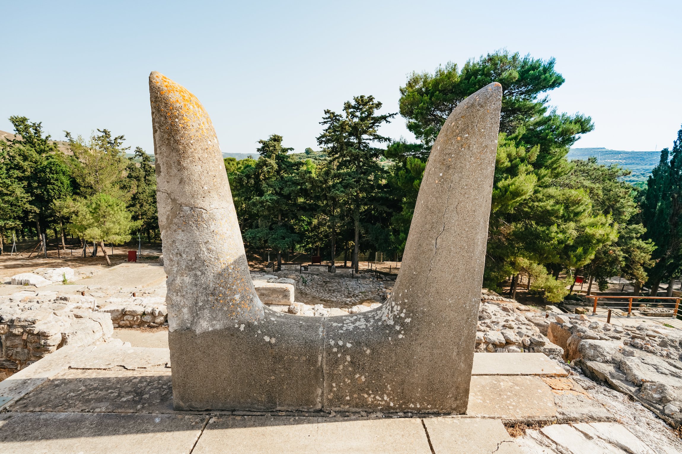 Knossos Palace guided tour Crete — Minoan throne room, grand staircase, bull-leaping frescoes, central court — image 16