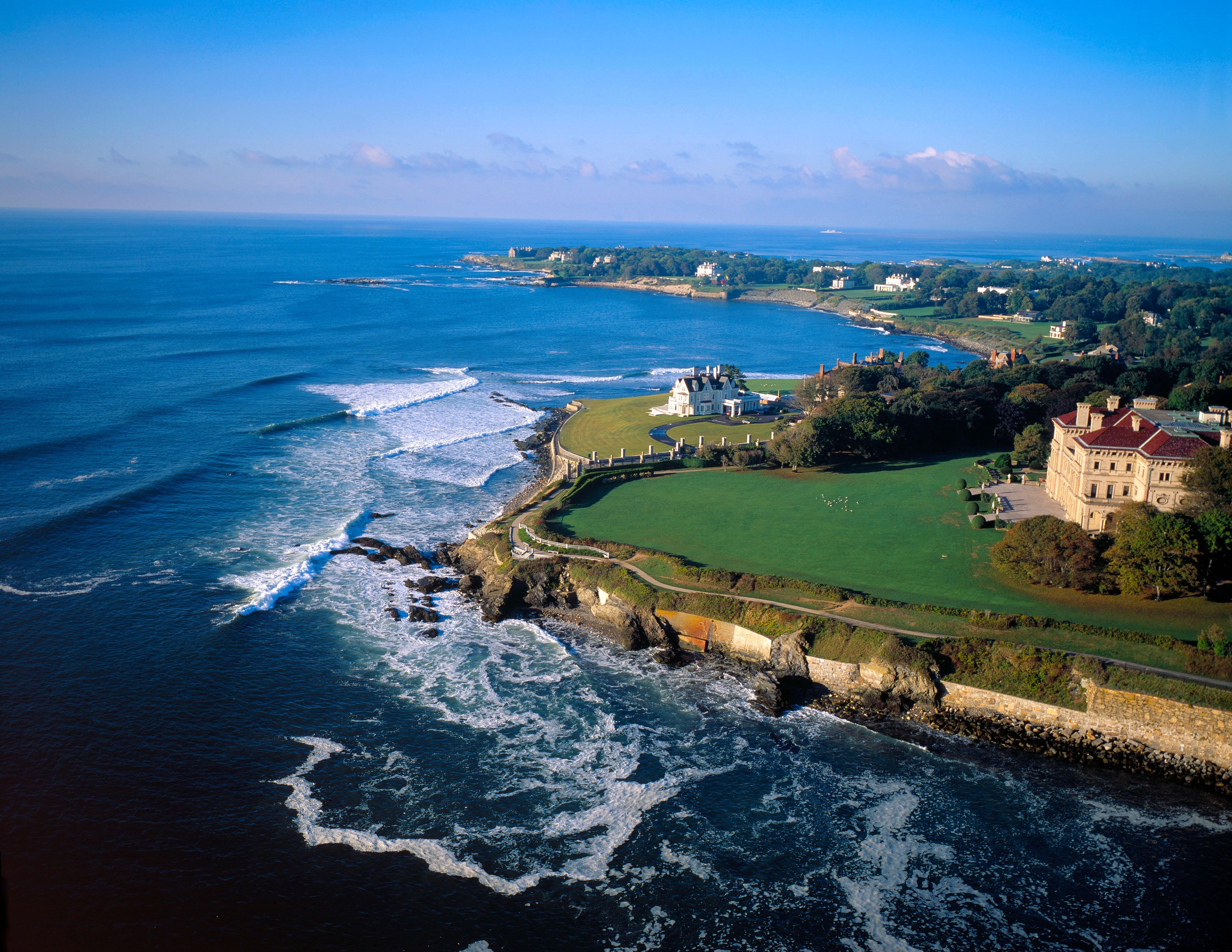 Newport Gilded Age Mansions Day Tour from Boston