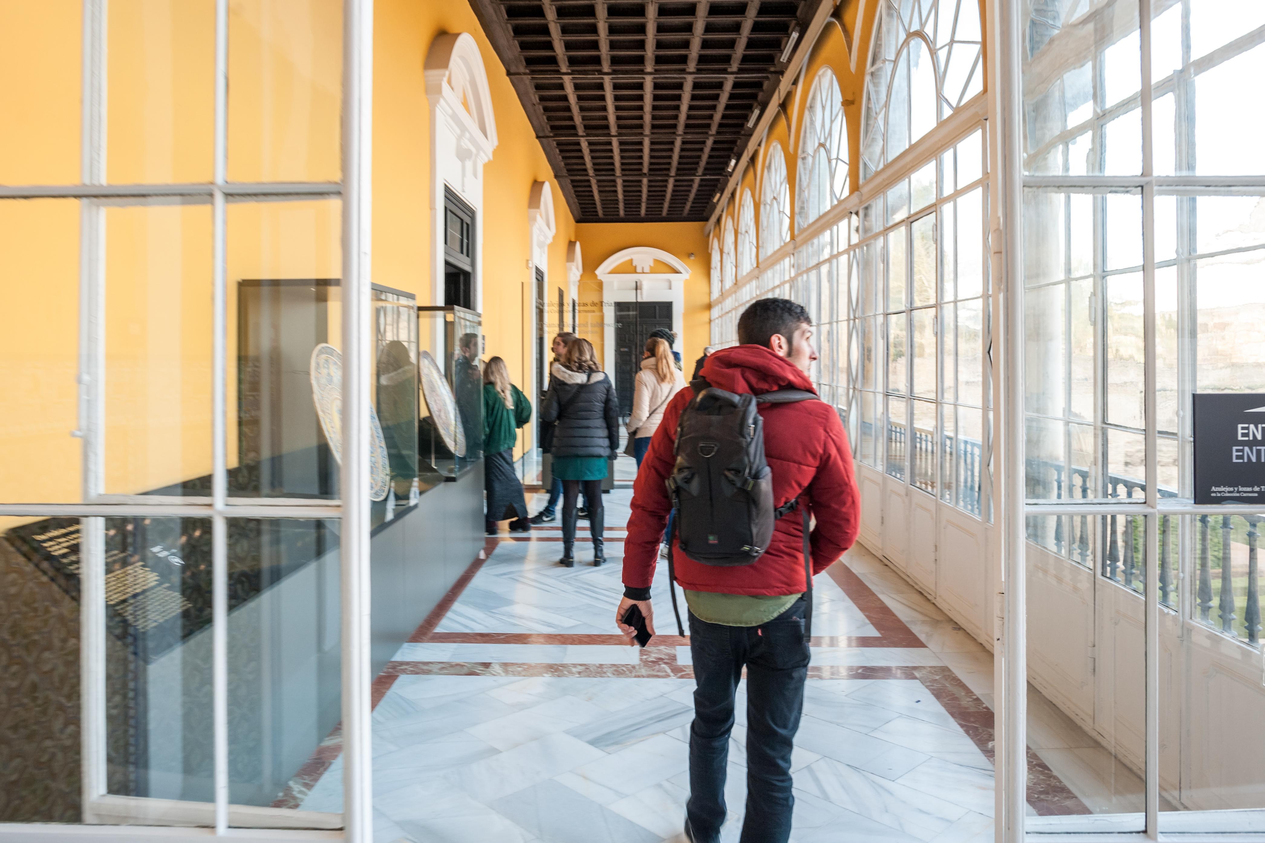 Seville: Guided Royal Alcázar Palace Tour