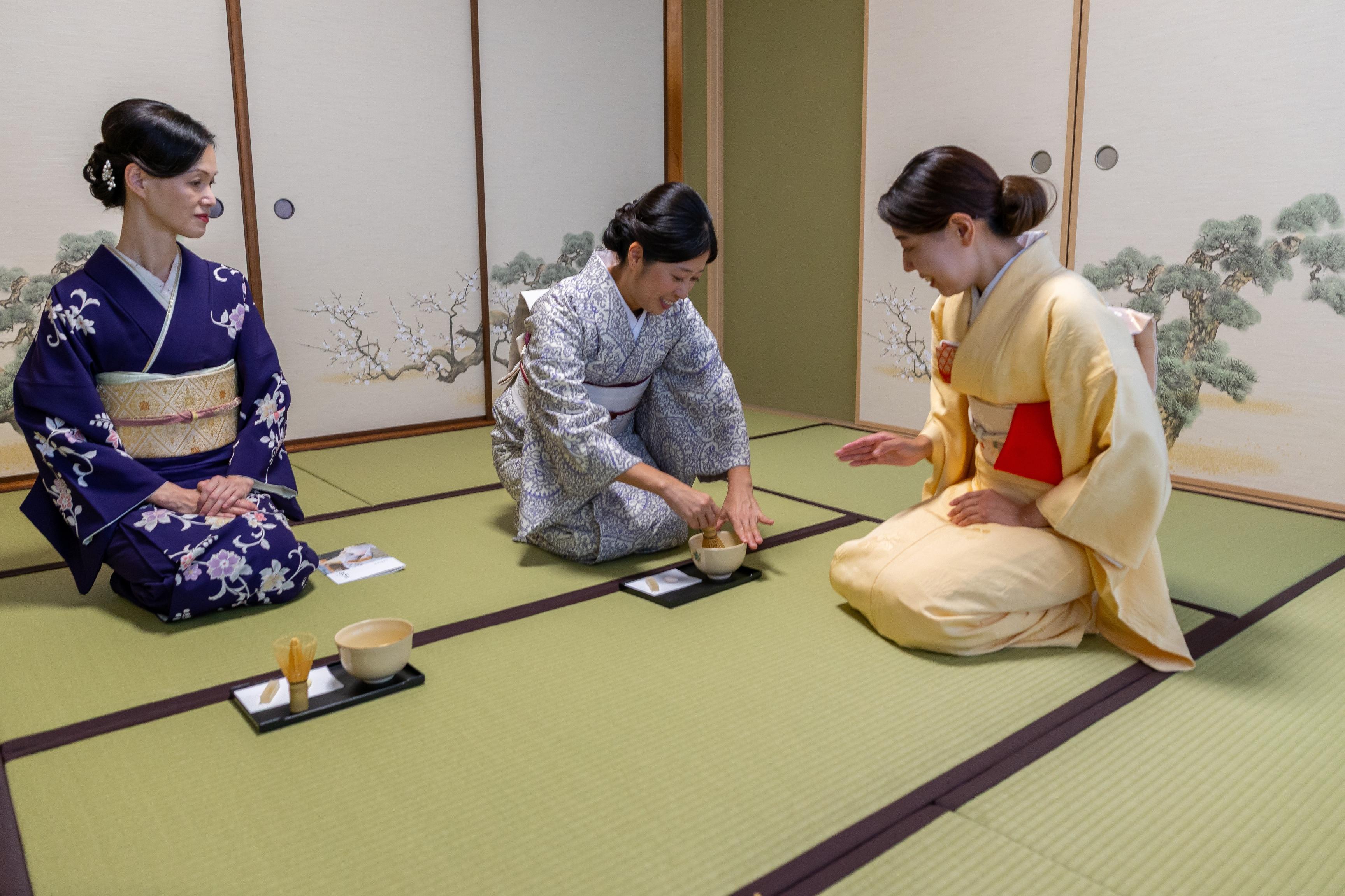 Authentic Tea Ceremony with Tea Master in Kyoto