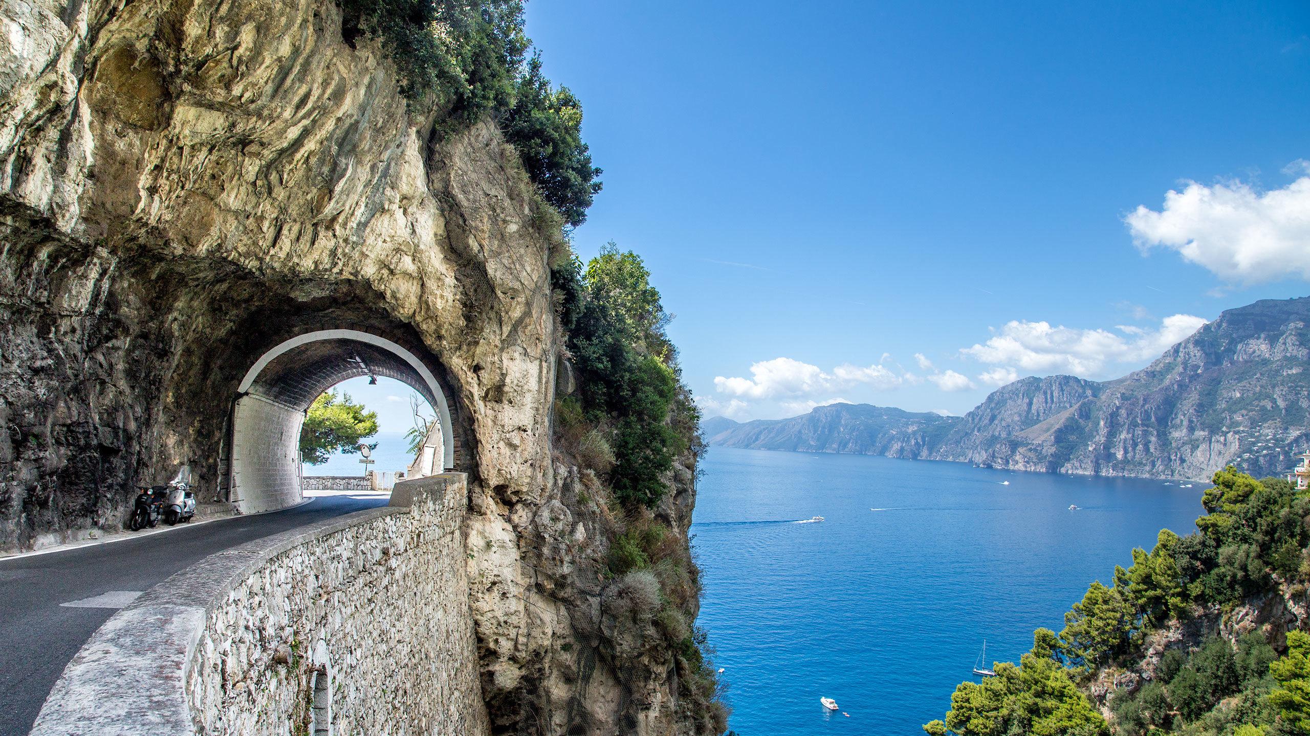 Naples to Sorrento: Private Chauffeur Transfer