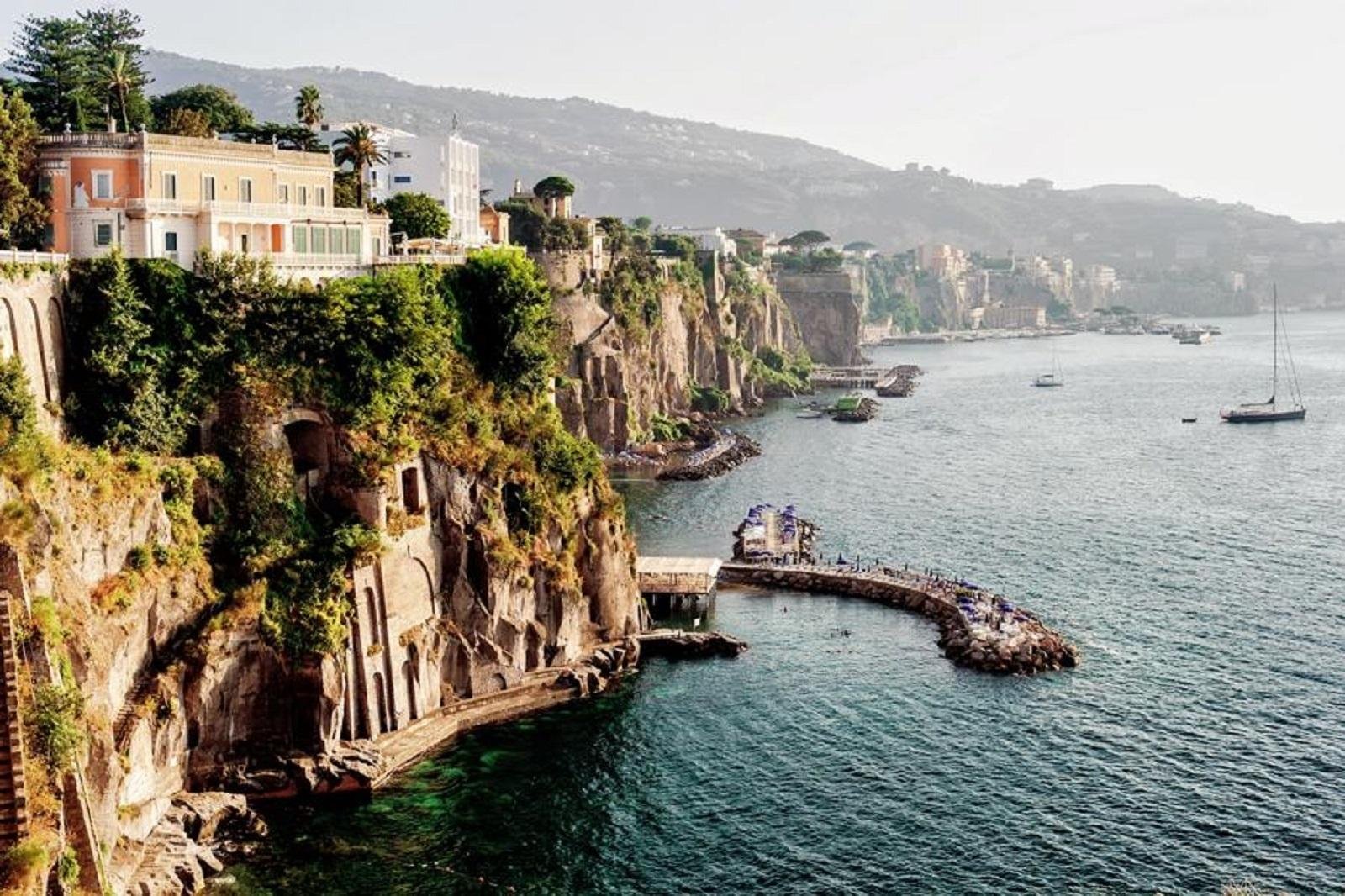 Naples to Sorrento: Private Chauffeur Transfer