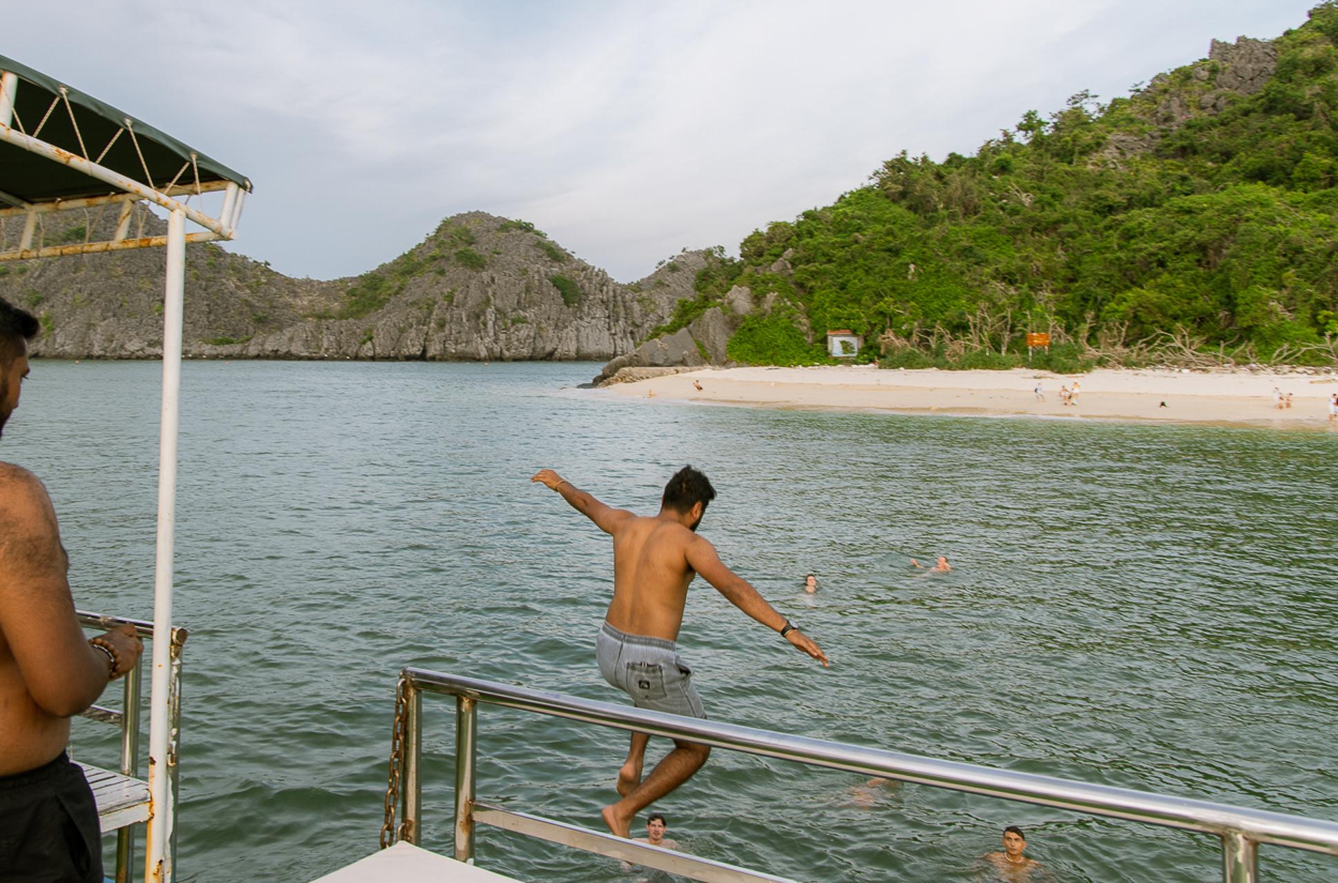Cat Ba Island: Lan Ha & Ha Long Bay Cruise, Kayak & Snorkel