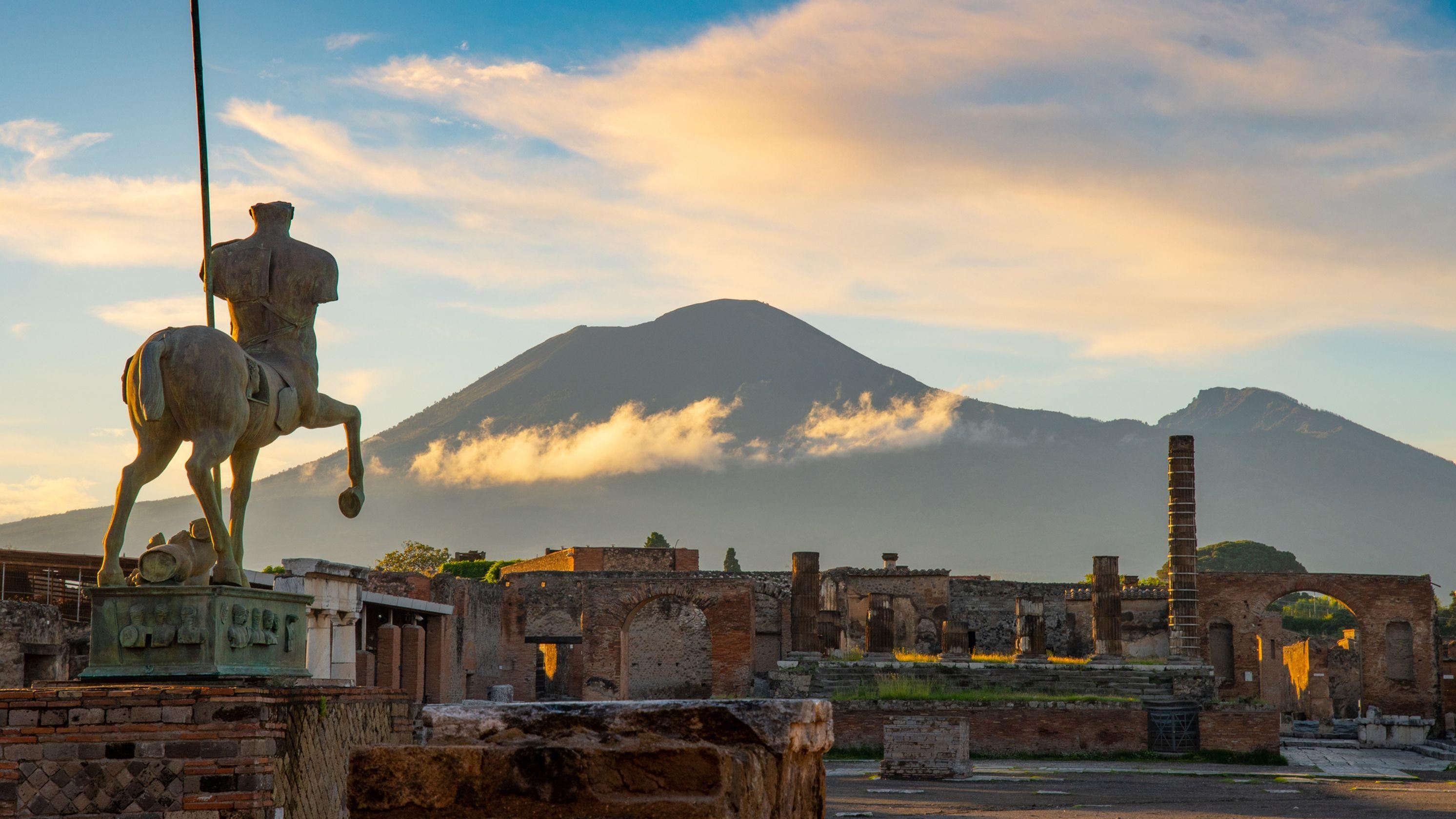 Sorrento to Pompeii Express: Skip-the-Line Guided Train Tour