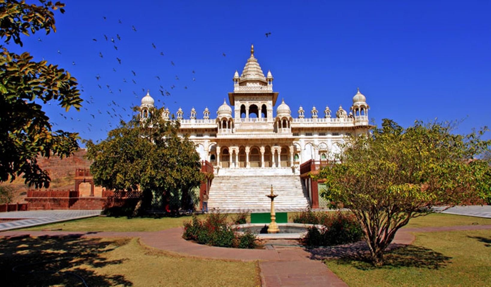 Jodhpur City Highlights & Thar Desert Camel Safari