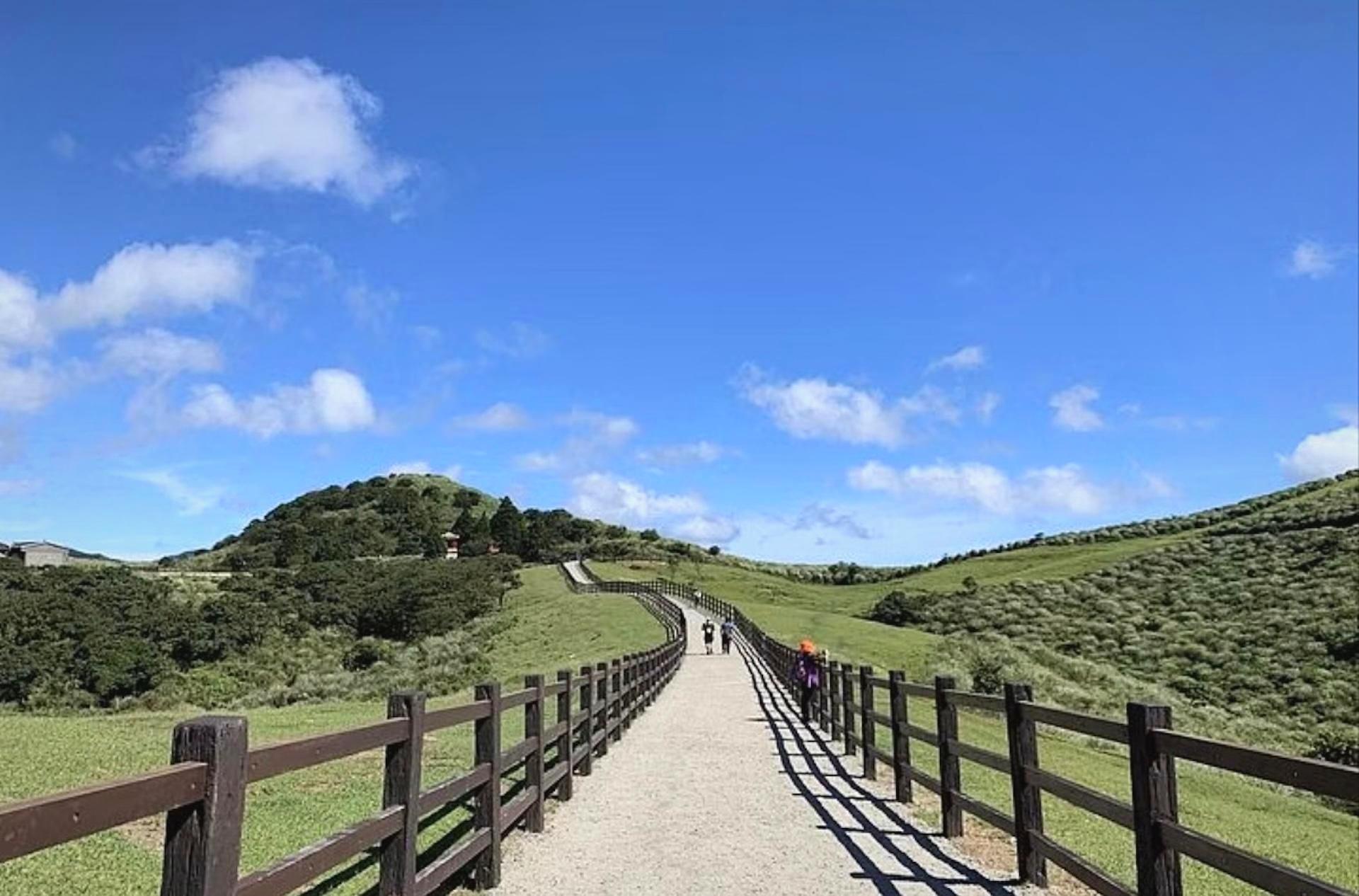 Beitou & Yangmingshan Private Day Tour from Taipei